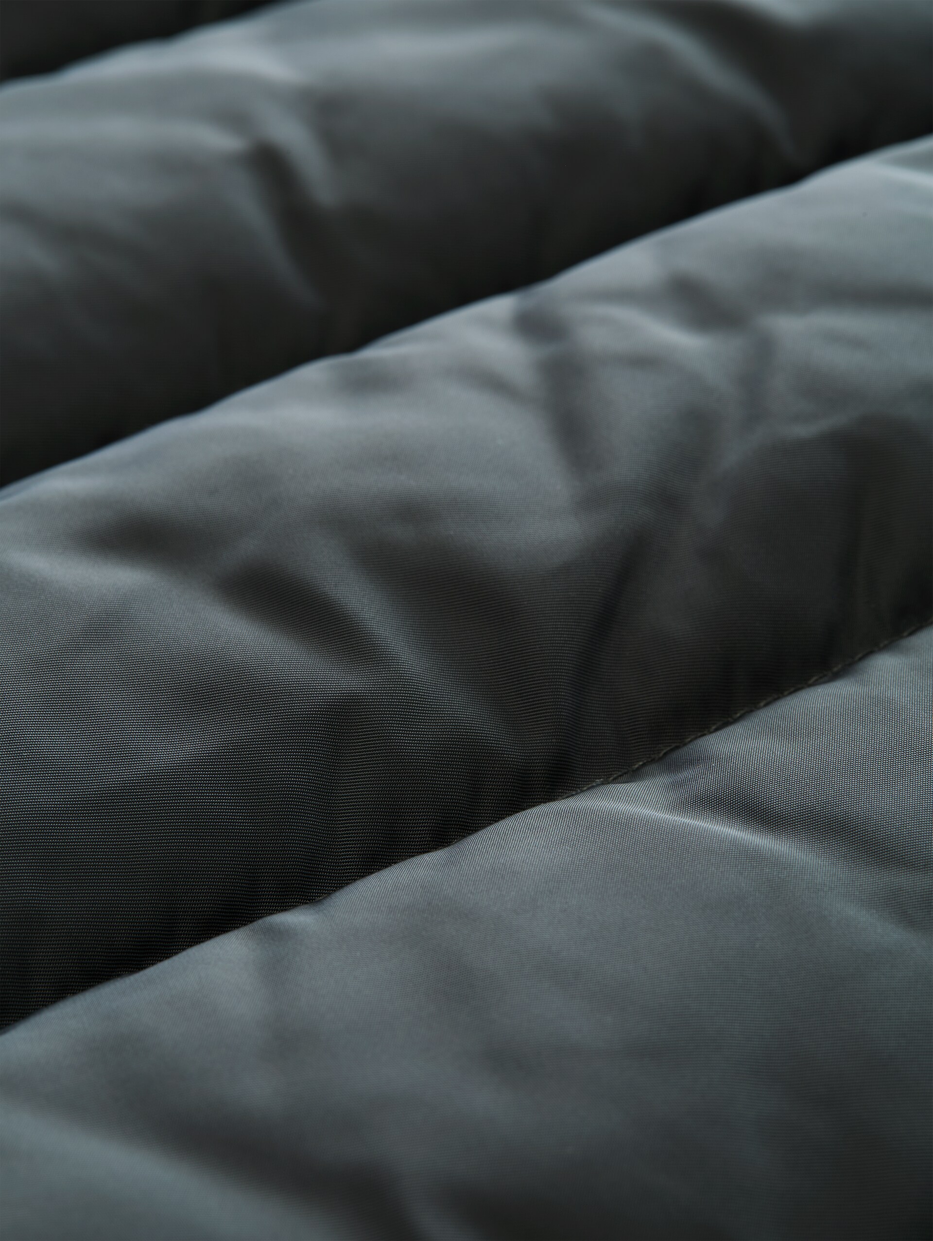 2-in-1 pufferjas met afneembaar inzetstuk - Darkest Olive - Detailaanzicht product