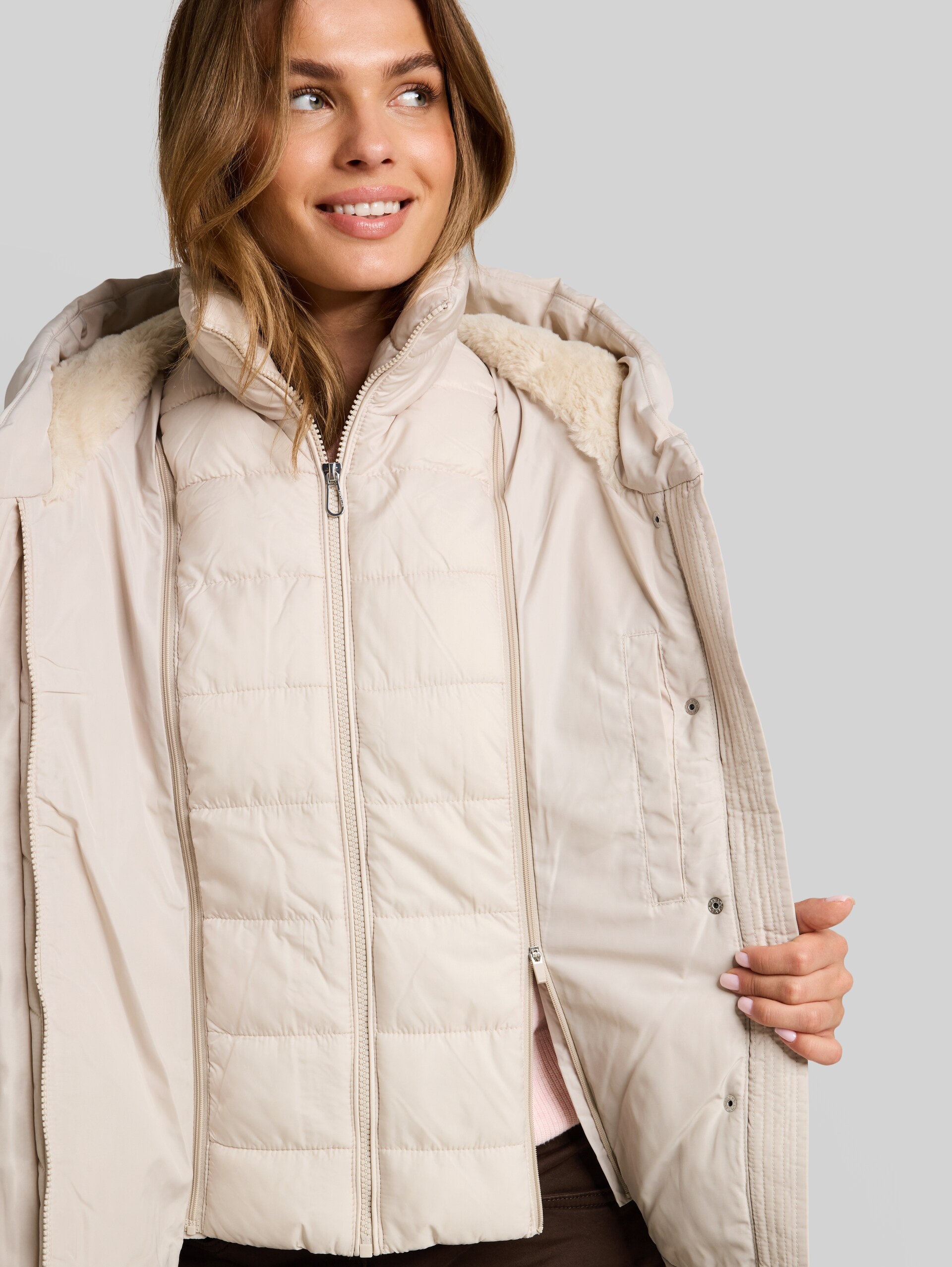 2-in-1 pufferjas met afneembaar inzetstuk - cold beige - Detailaanzicht model