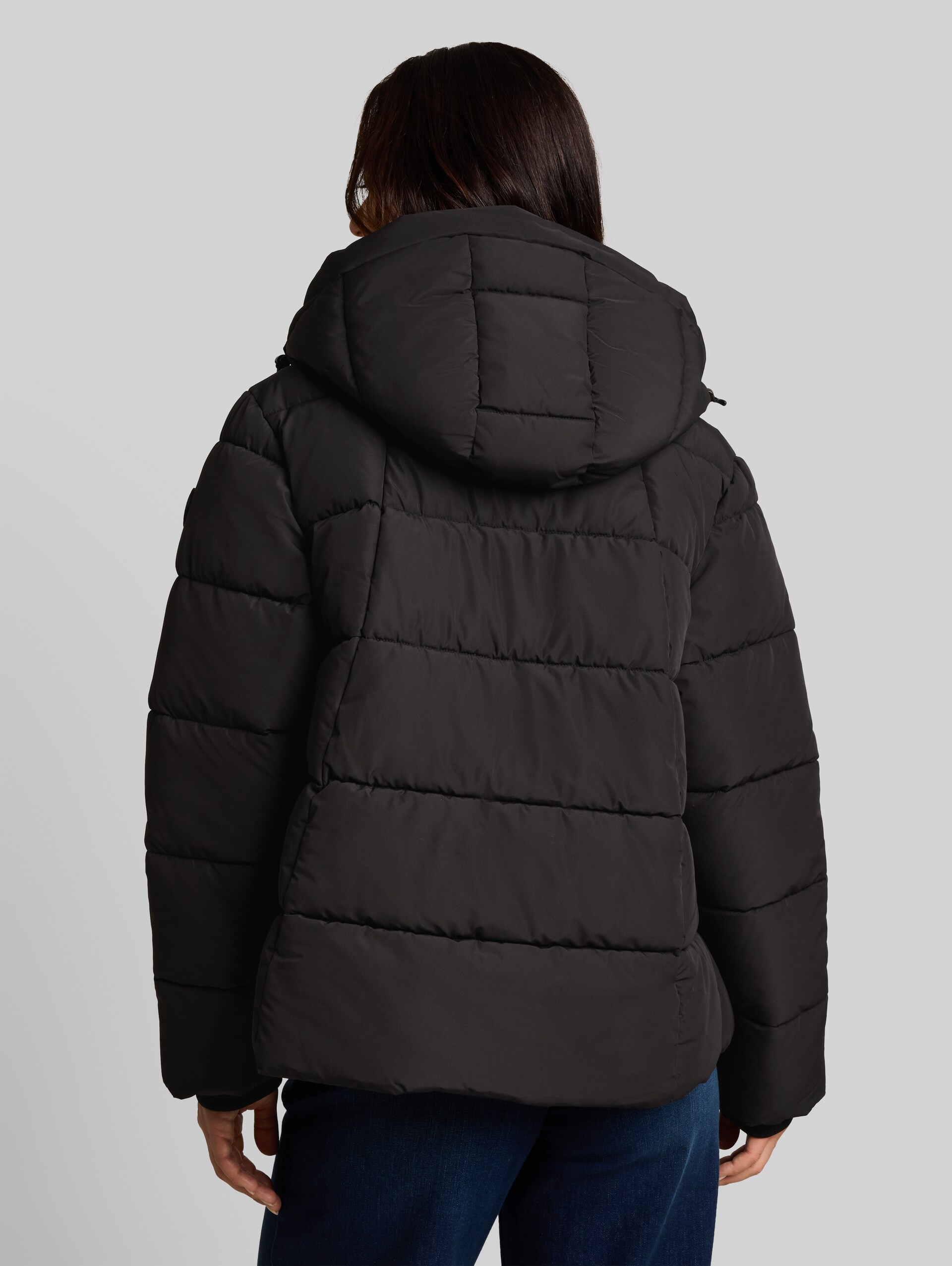 Veste matelassée à col montant et capuche - deep black - Vue arrière du modèle