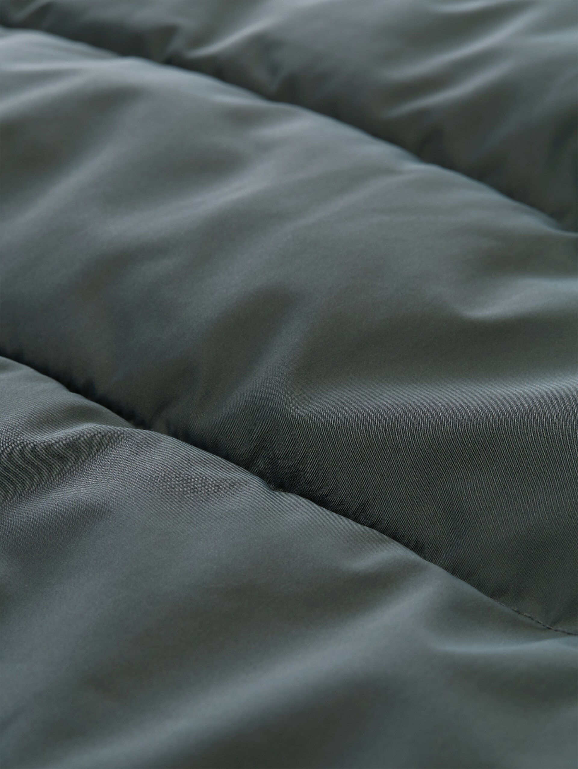 Manteau matelassé long - Darkest Olive - Vue détaillée du produit