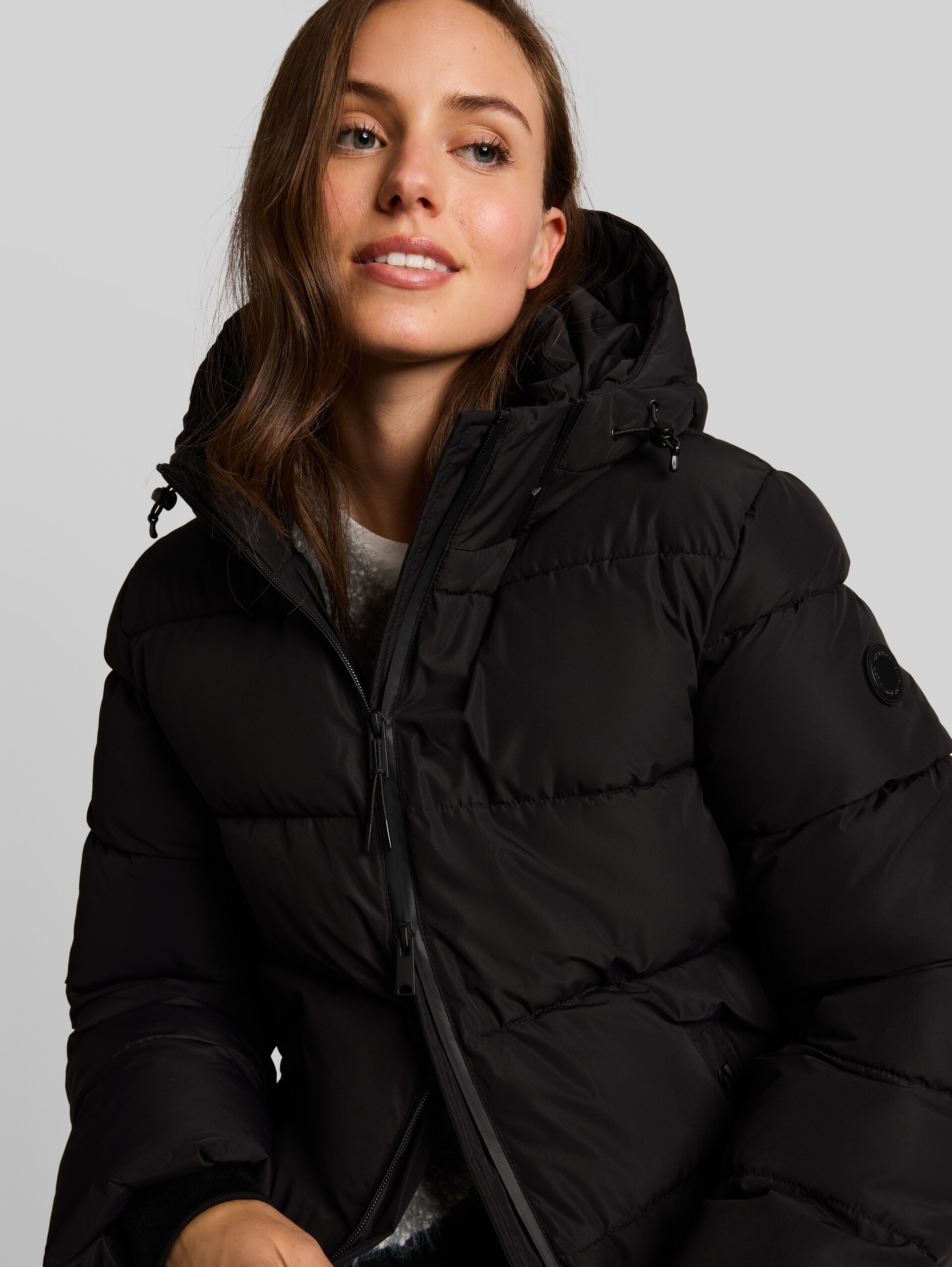 Long-style padded coat - deep black - Detail model view