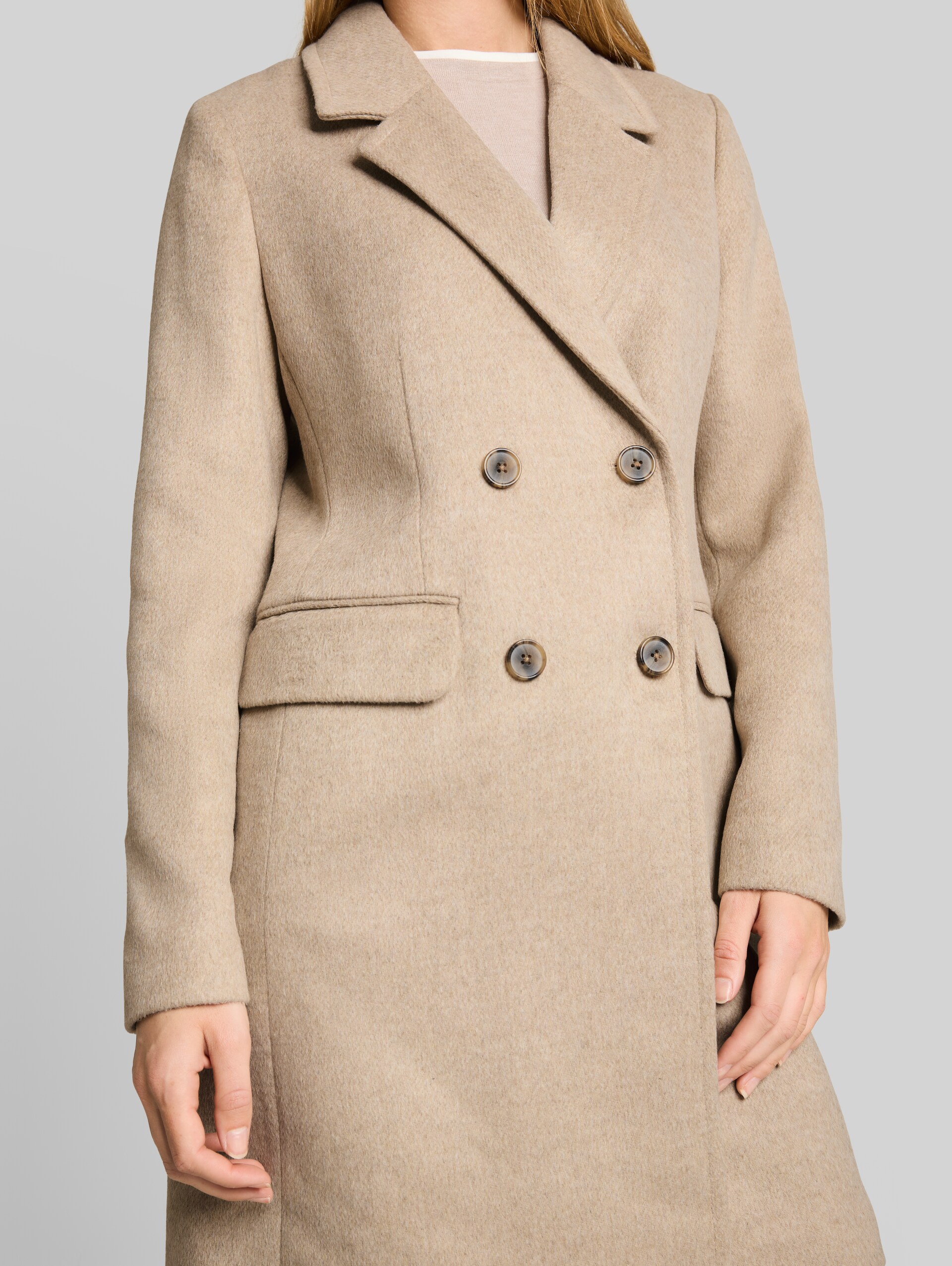 Slim-fit coat with pockets - mink beige melange - Detail model view
