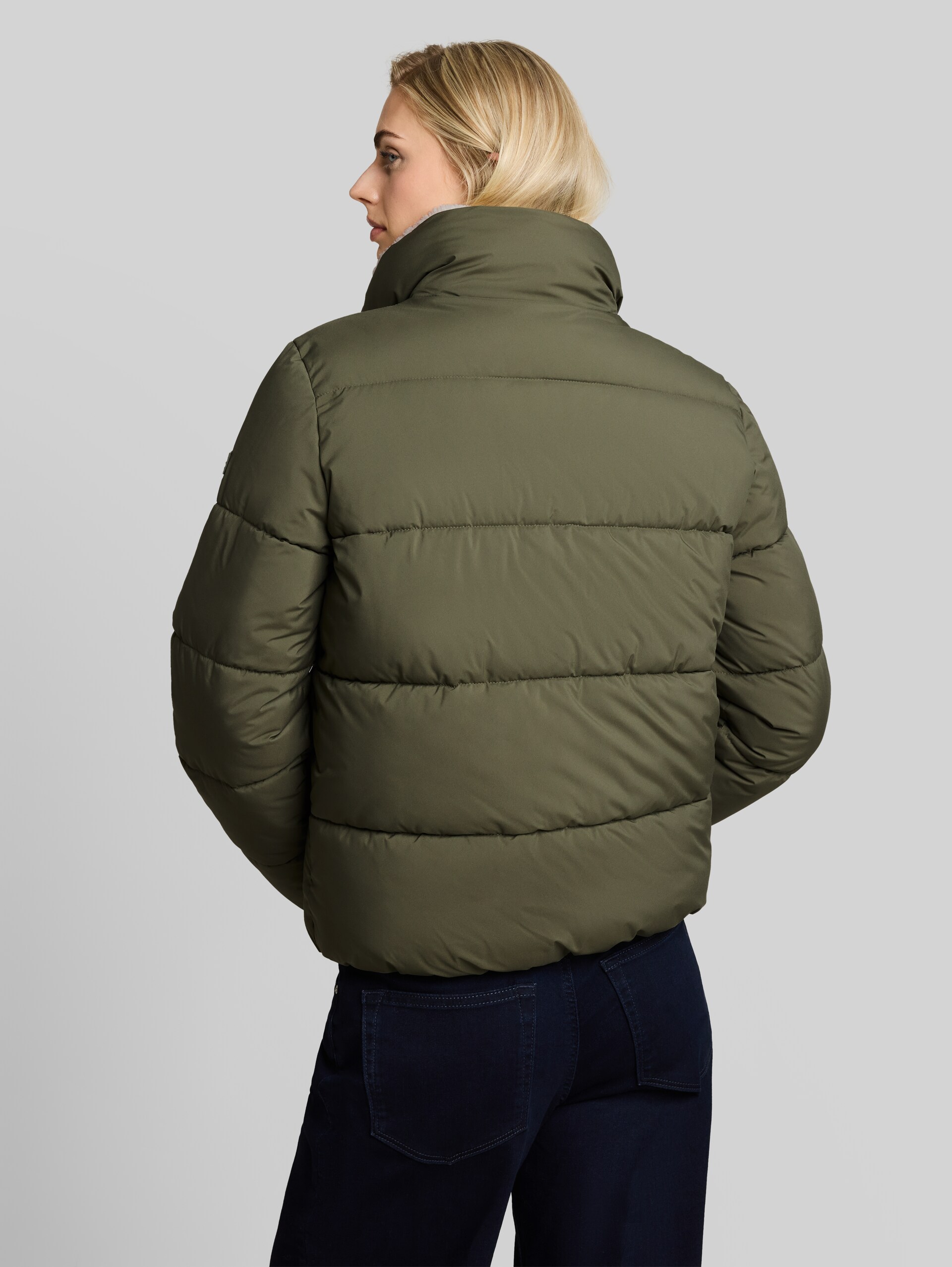 Veste matelassée à col en peluche - urban olive green - Vue arrière du modèle