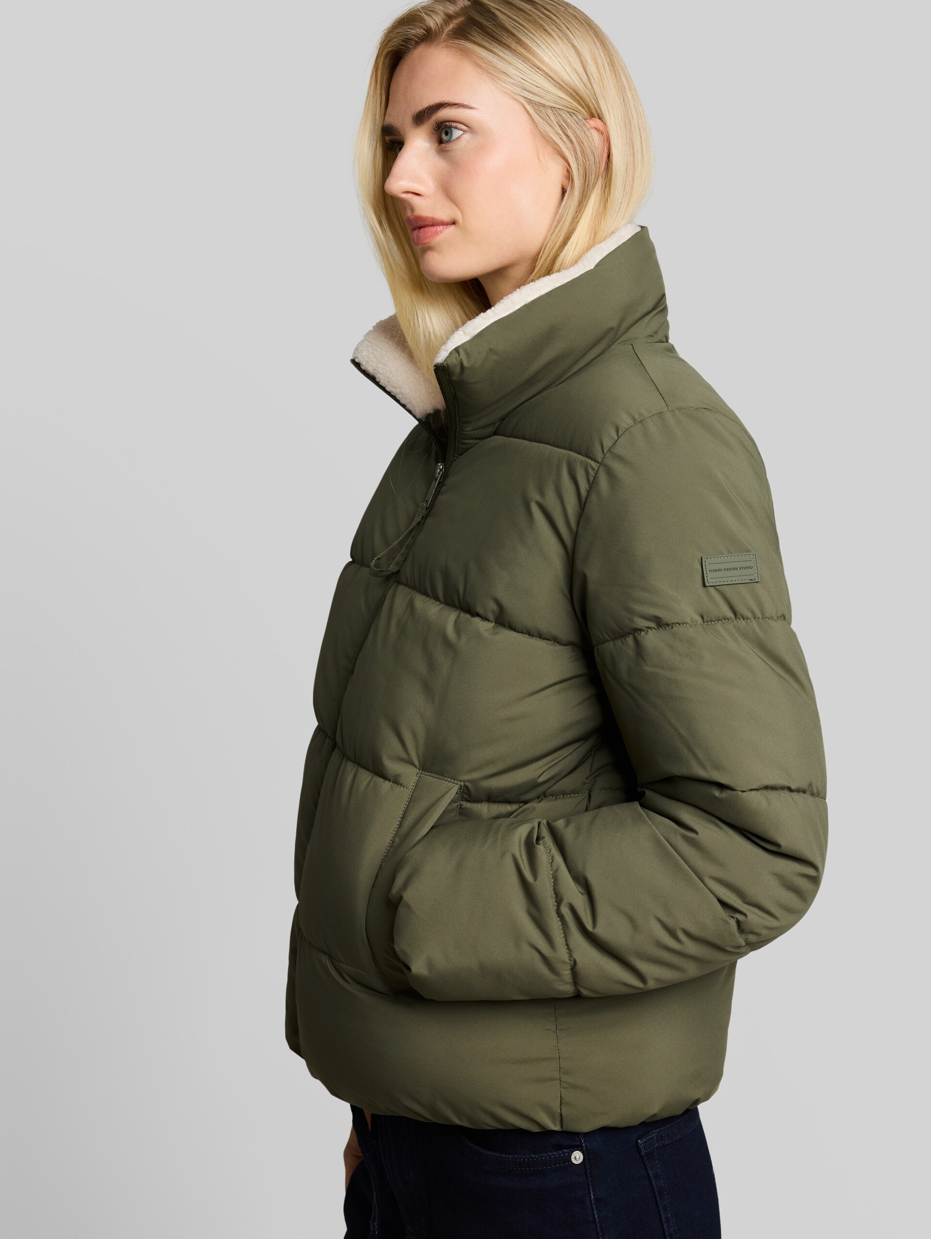 Veste matelassée à col en peluche - urban olive green - Vue détaillée du modèle