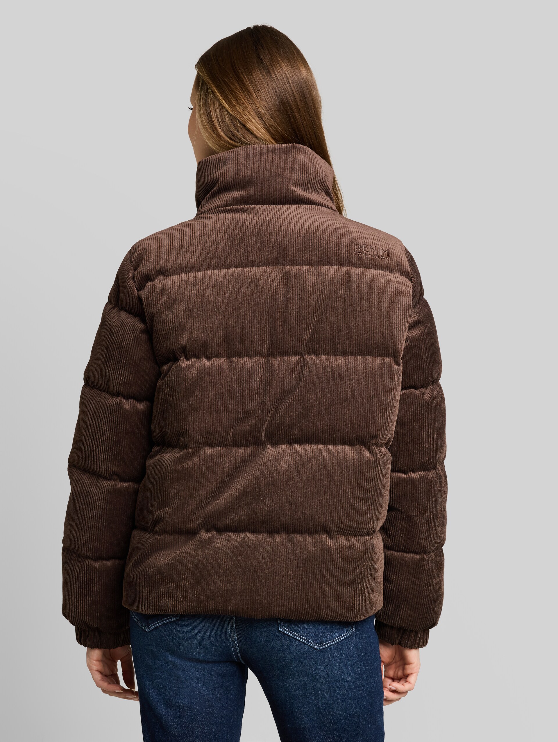 Cord Jacke aus wasserabweisendem Material - cool dark brown - Model-Rückansicht