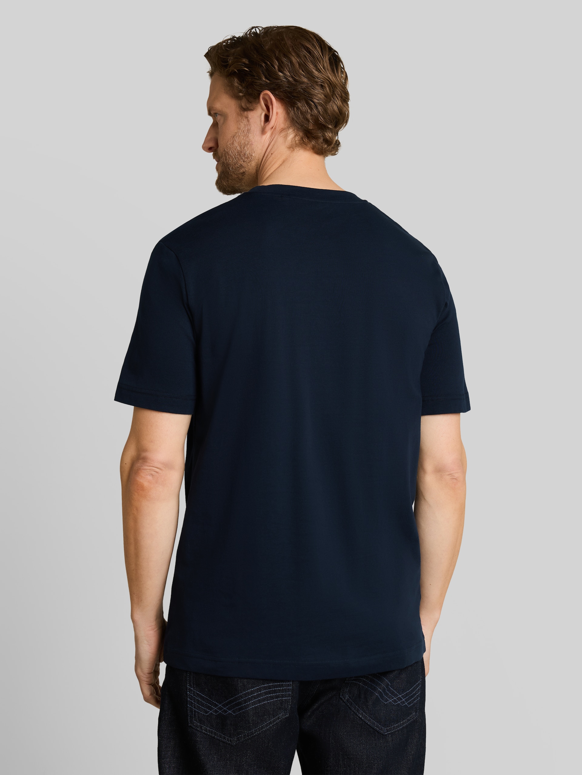 T-shirt with photo print - sky captain blue - Neckline model-back view