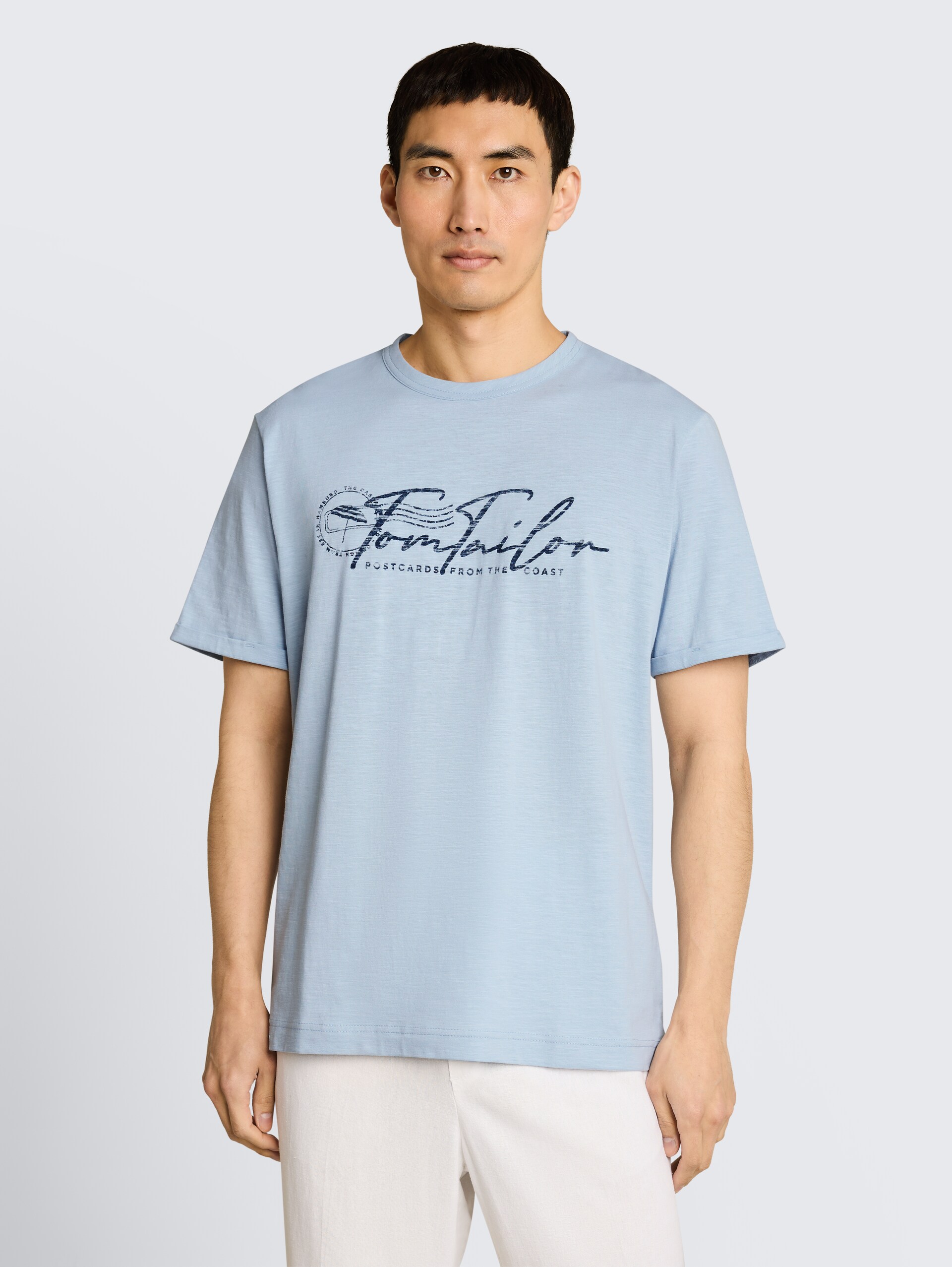 T-Shirt mit Logo-Print - light blue grey - Ausschnitt Model-Vorderansicht