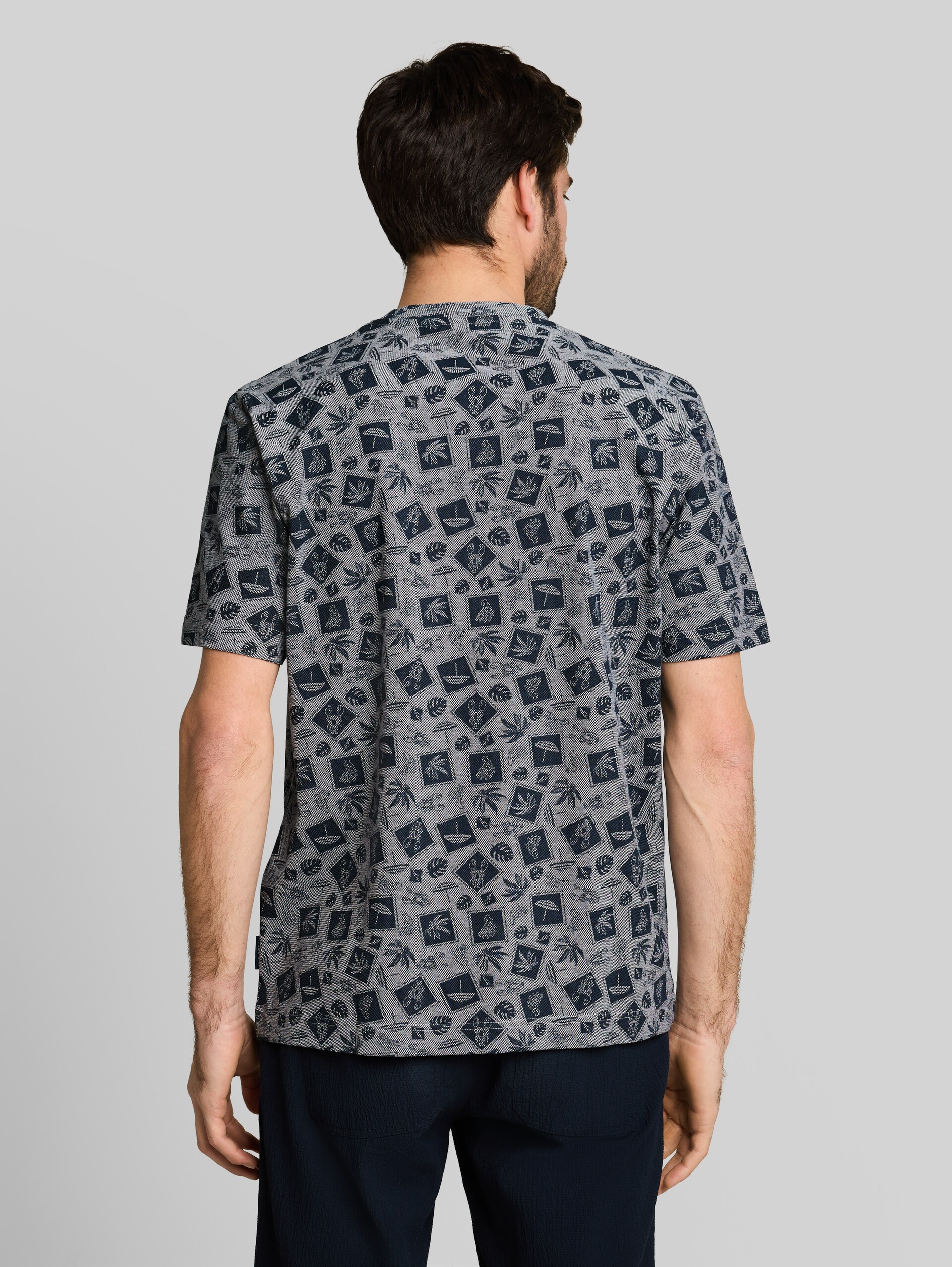 Piqué T-shirt with all-over print - navy tonal design - Neckline model-back view