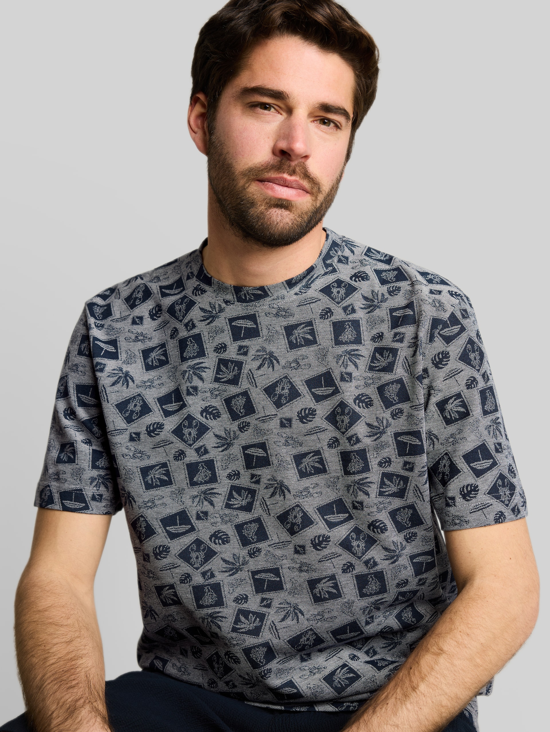 Piqué T-shirt with all-over print - navy tonal design - Detail model view
