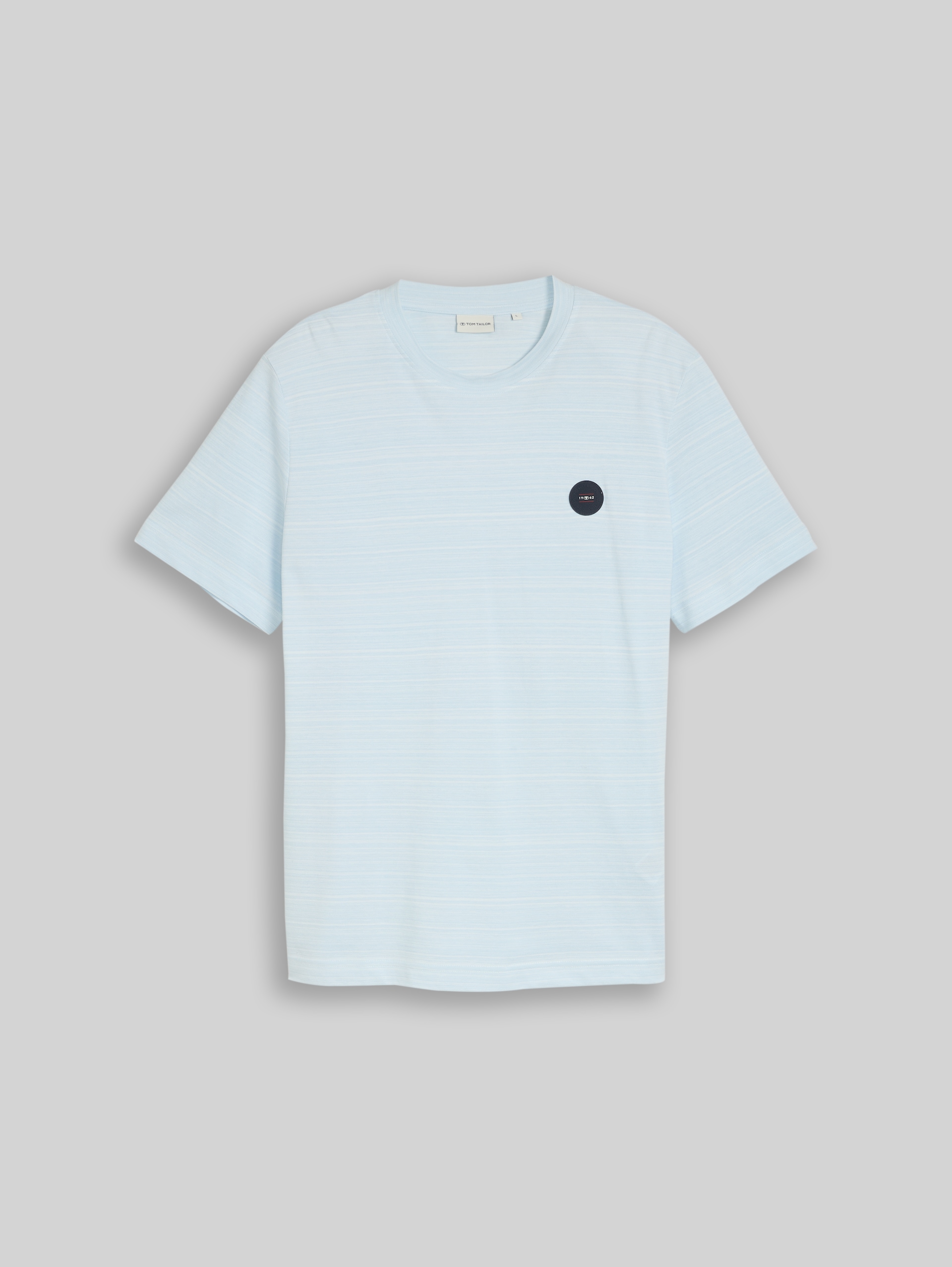 Piqué T-shirt with logo badge - light blue spacedye pique - Front product view