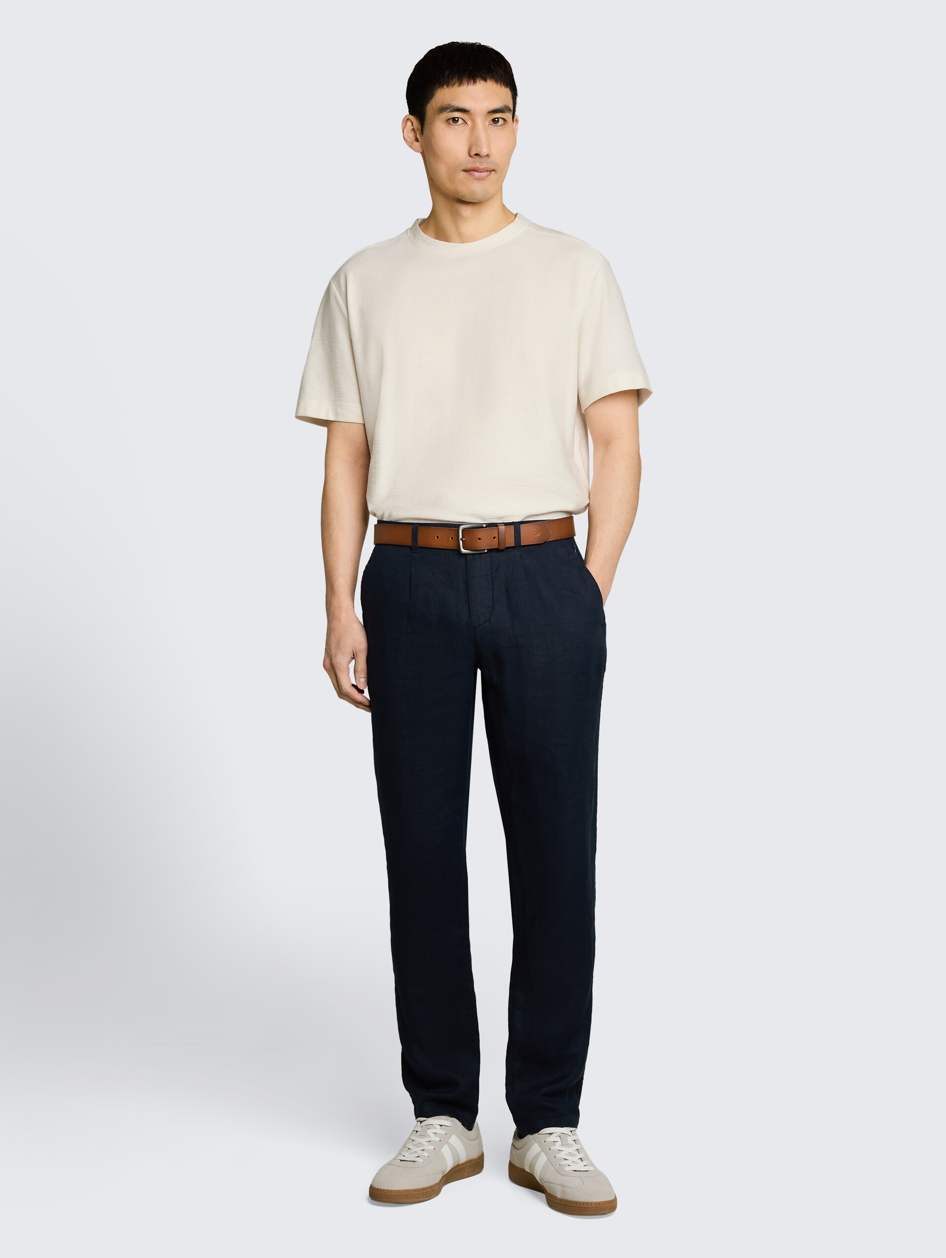 T-Shirt mit Ottoman-Struktur - Gardenia White - Model-Vorderansicht