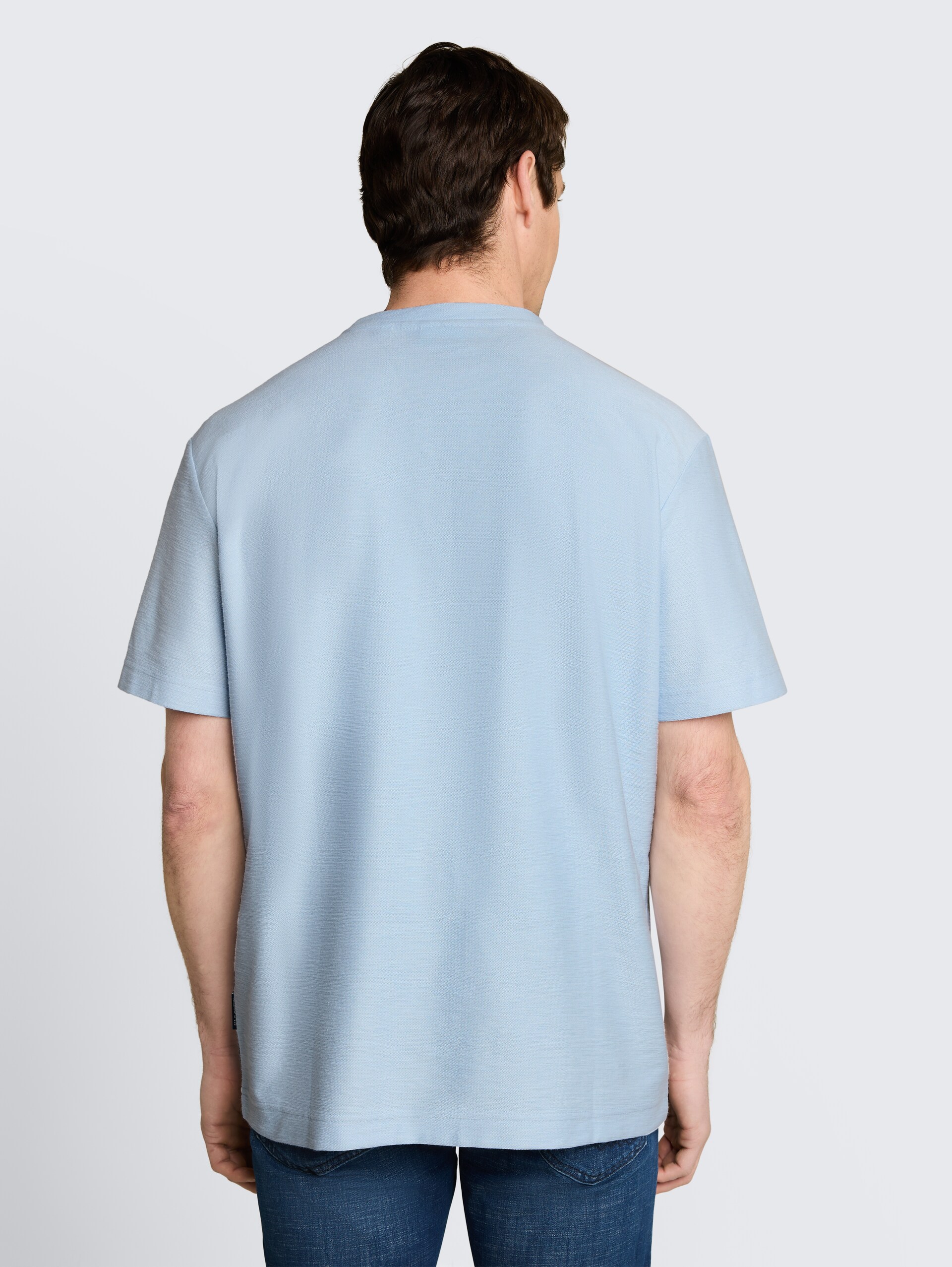 T-Shirt mit Ottoman-Struktur - light blue grey - Auschnitt Model-Rückansicht