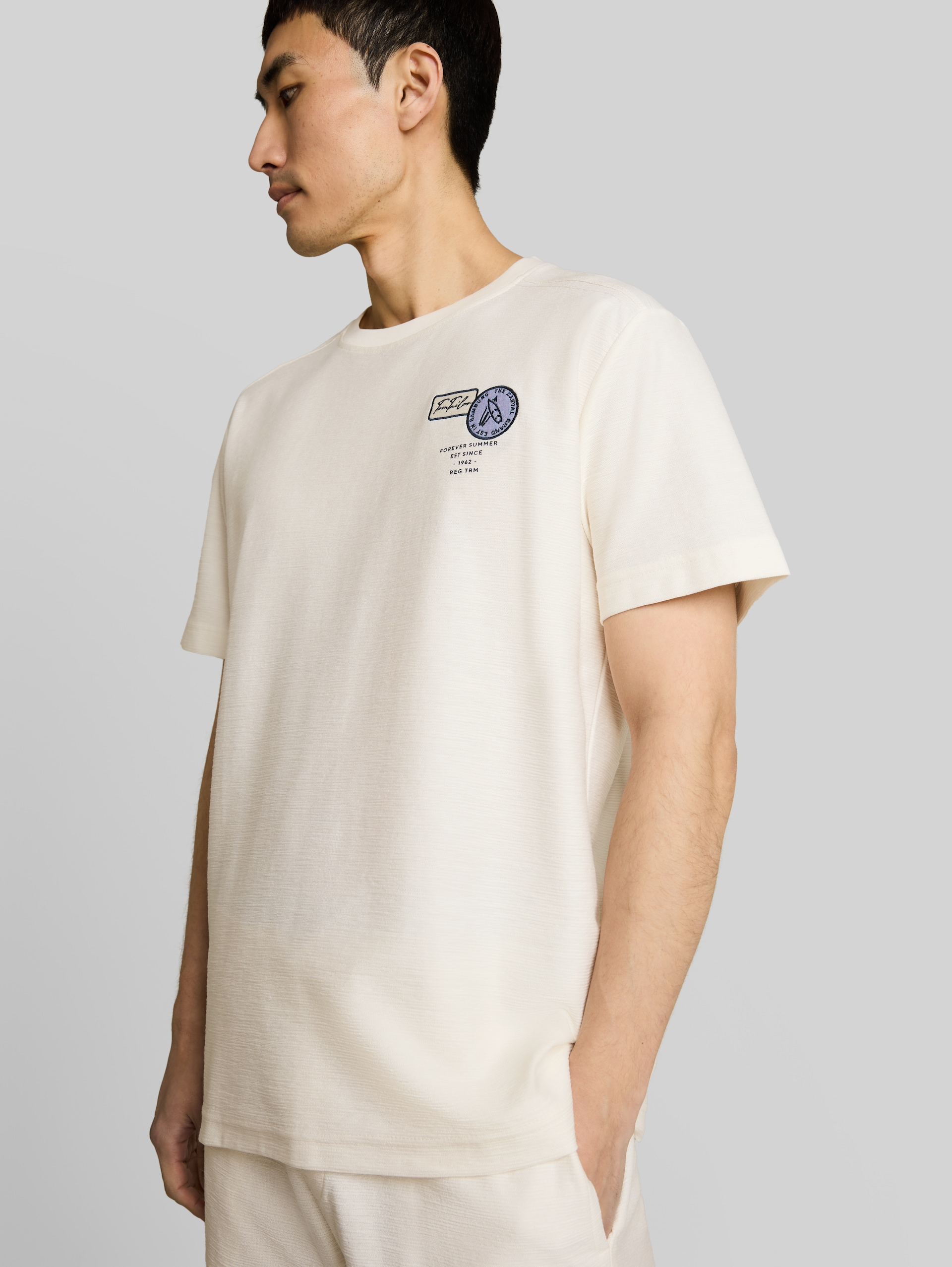 T-shirt with embroidery - Gardenia White - Detail model view