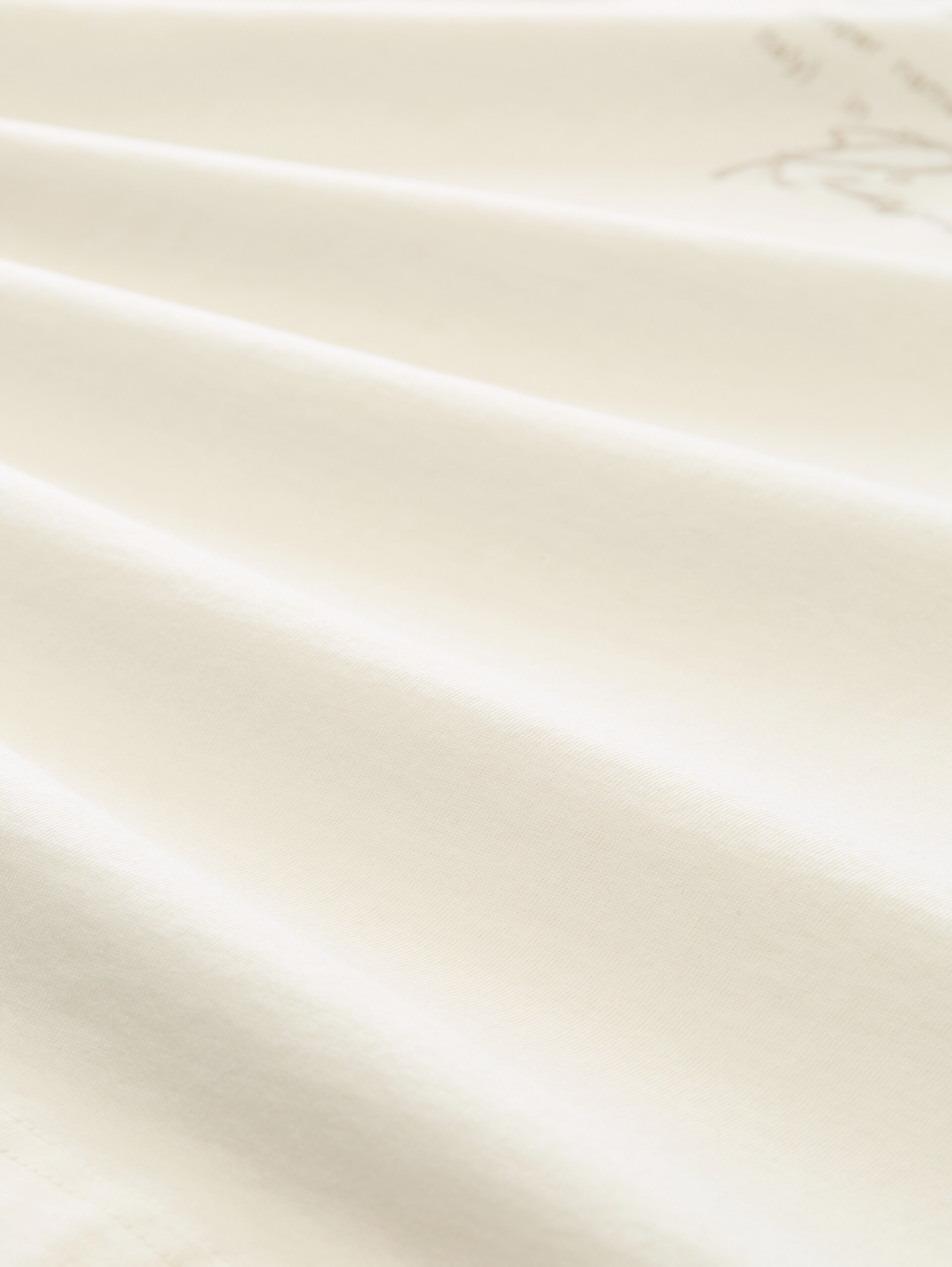 Henley T-Shirt im Used-Look - Gardenia White - Material-Ansicht