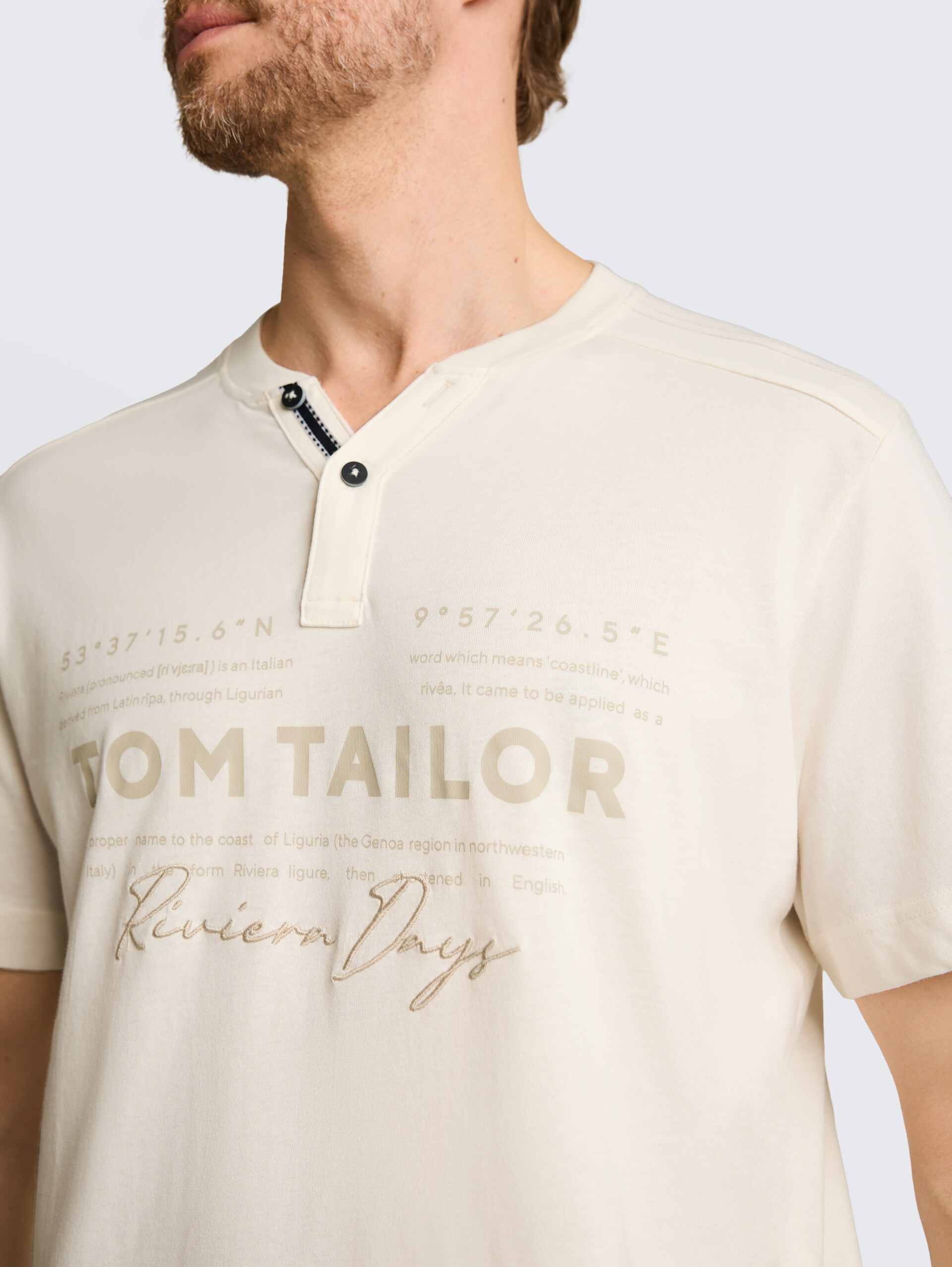 Henley T-Shirt im Used-Look - Gardenia White - Detail-Model-Ansicht