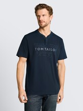 Henley T-Shirt im Used-Look - sky captain blue - Ausschnitt Model-Vorderansicht