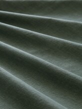 Henley T-Shirt im Used-Look - deep leaf green - Material-Ansicht