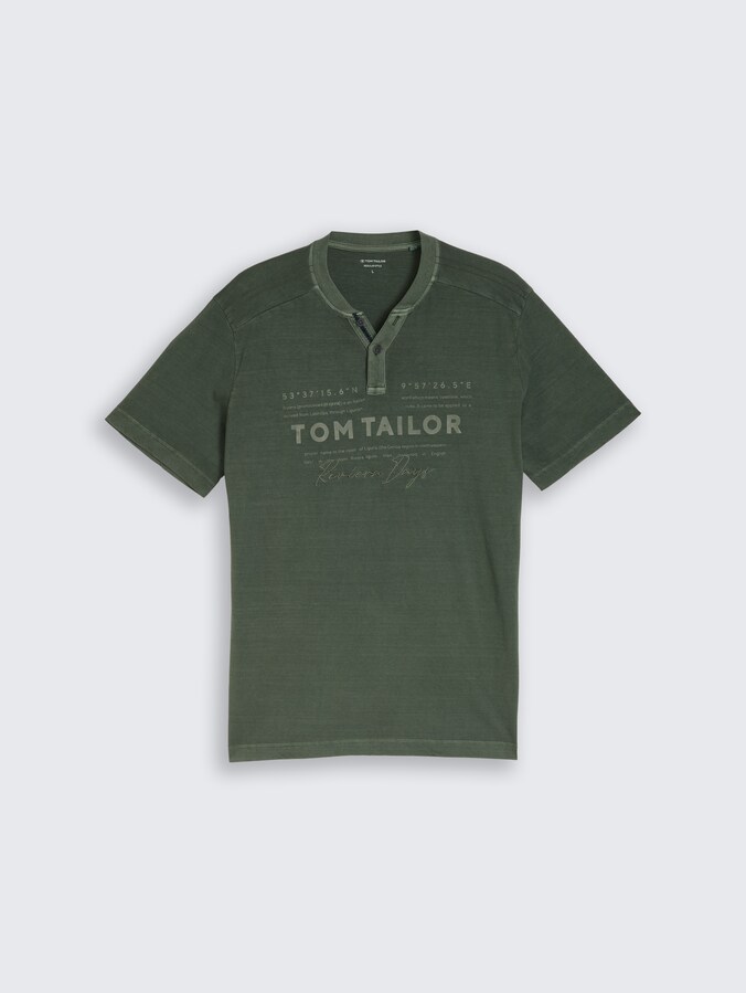 Henley T-Shirt im Used-Look von Men, deep leaf green