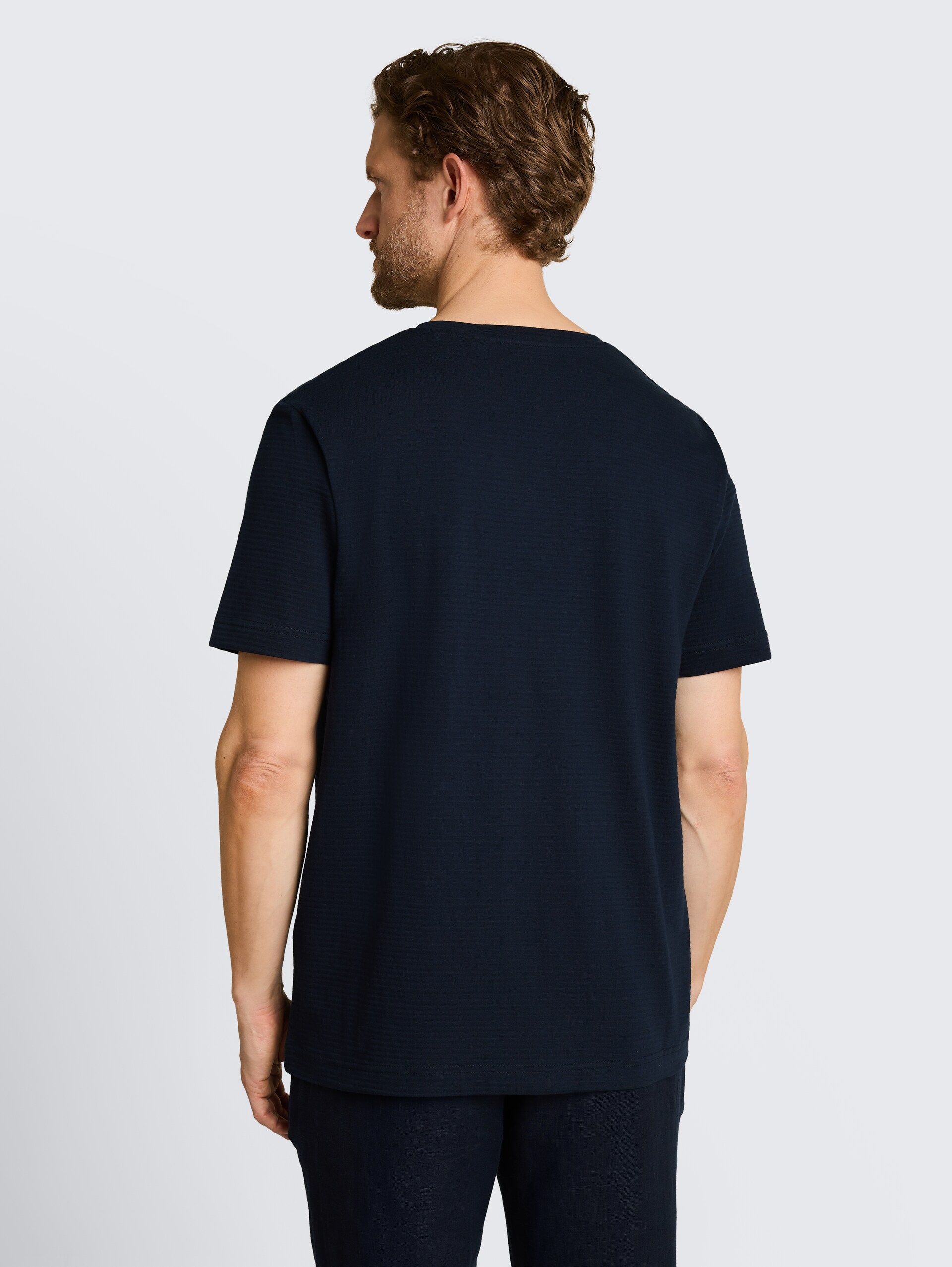 T-shirt en coton - sky captain blue - Découpe Vue arrière du modèle