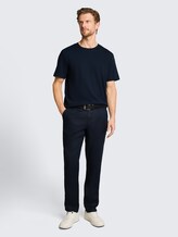 T-Shirt aus Baumwolle - sky captain blue - Model-Vorderansicht