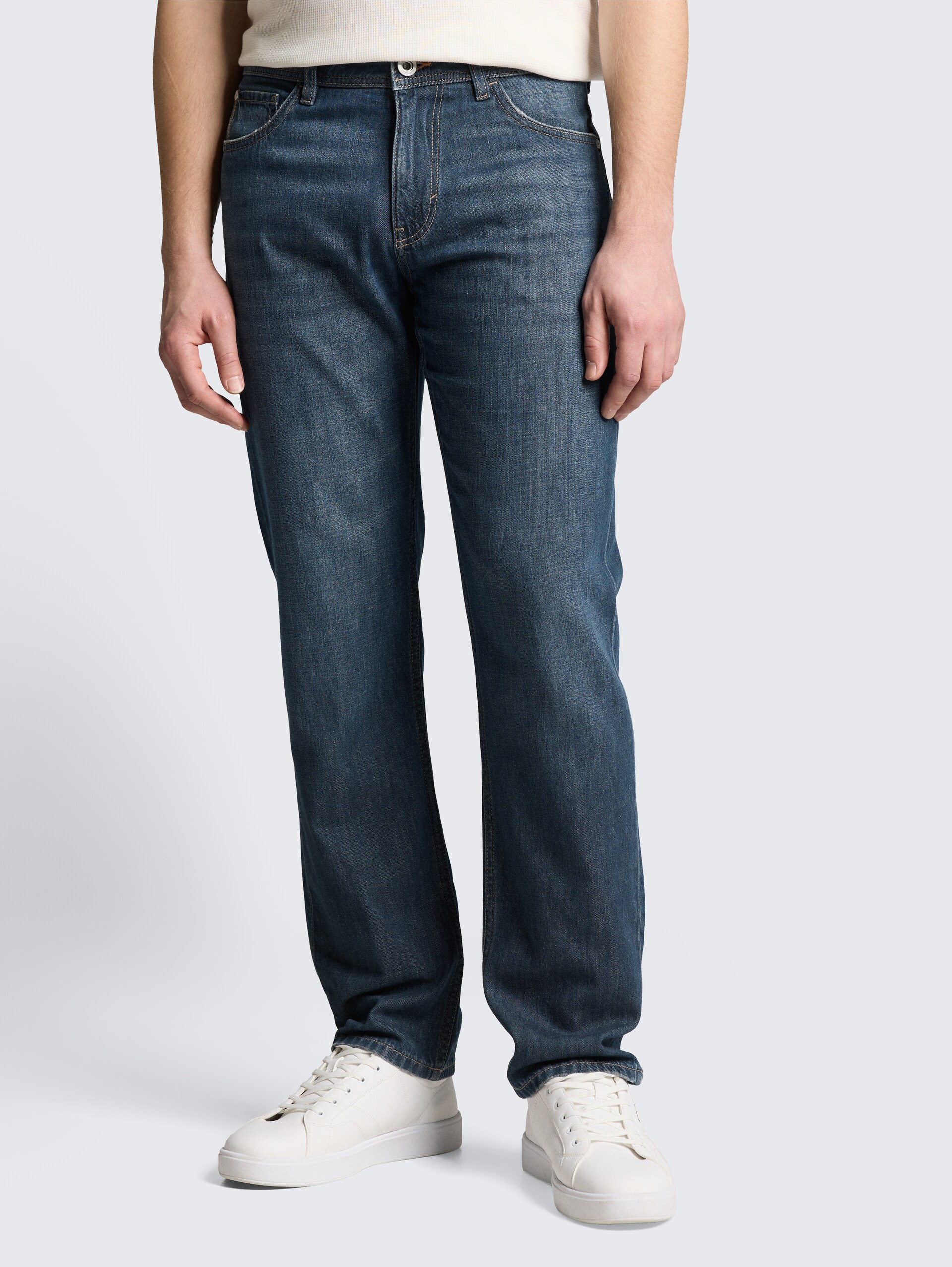 TTMARVIN STRAIGHT Jeans - Used Dark Stone Blue Denim - Ausschnitt Model-Vorderansicht