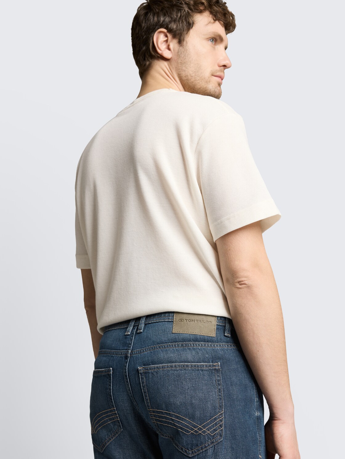 TTMARVIN STRAIGHT Jeans - Used Dark Stone Blue Denim - Detail-Model-Ansicht