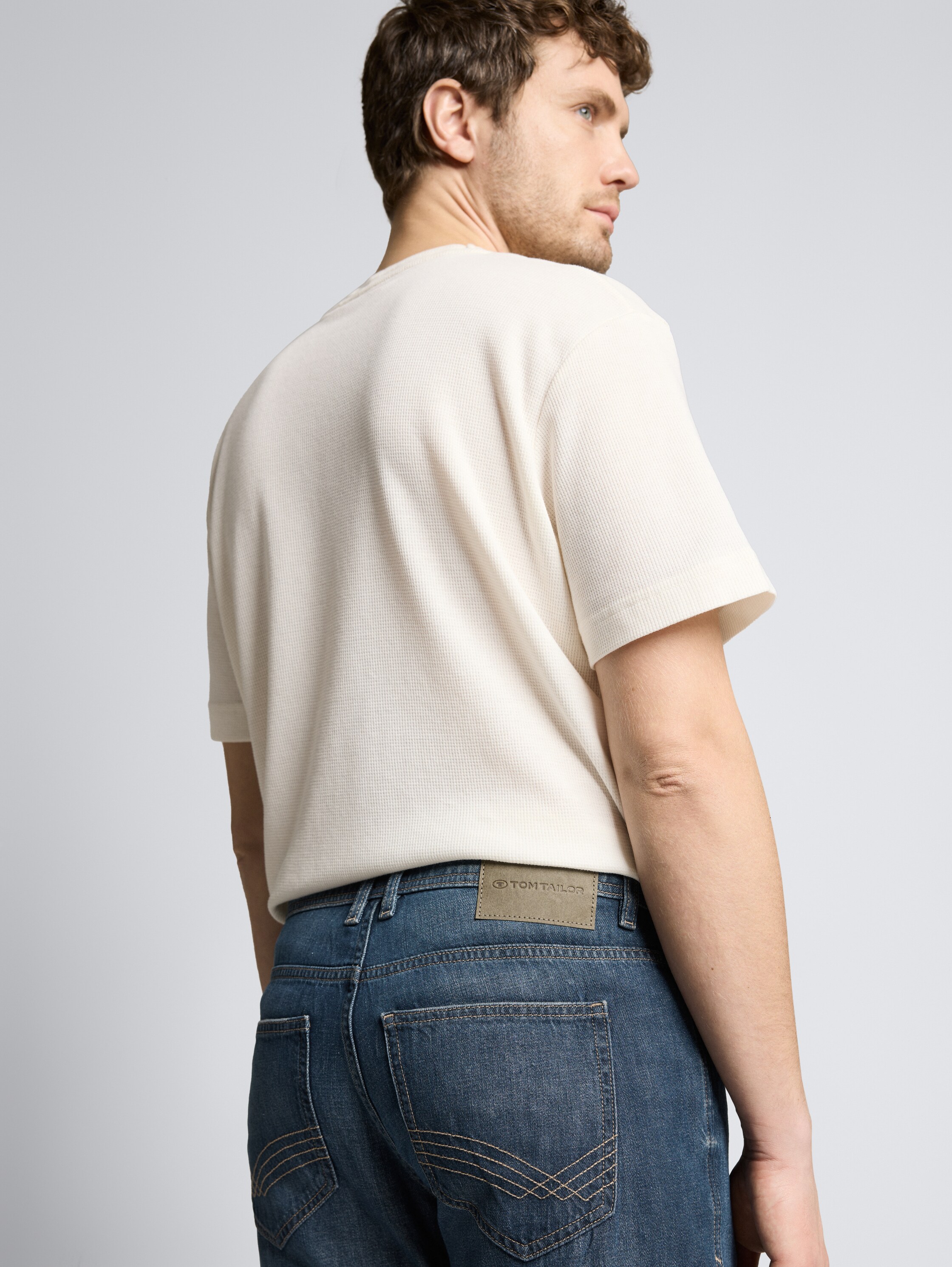 TTMARVIN STRAIGHT jeans - Used Dark Stone Blue Denim - Detailaanzicht model