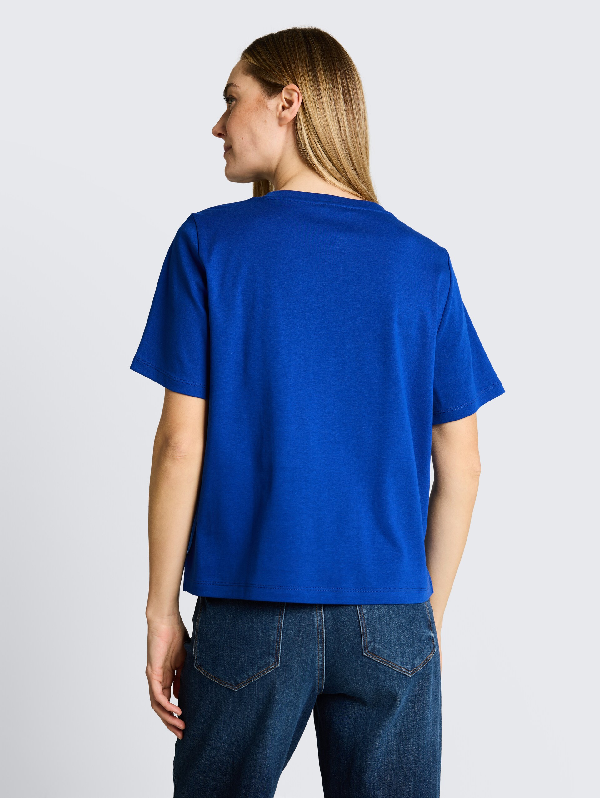T-shirt met gehaakt detail - shiny royal blue - Neklijn model-achteraanzicht