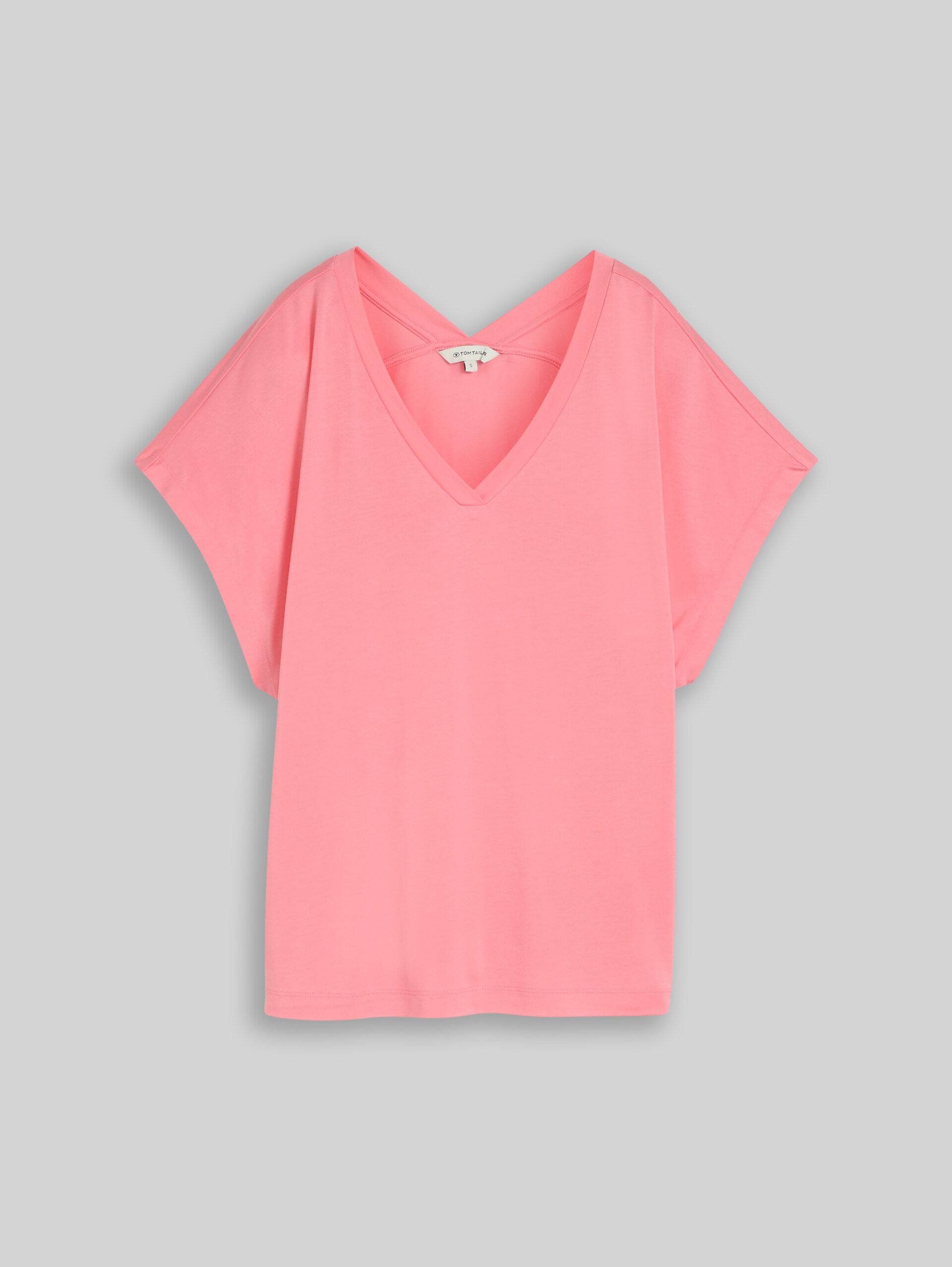 T-shirt with V-neck - soft fuchsia pink - Front product view