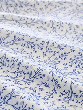 T-Shirt mit Knotendetail - white small leaves design - Material-Ansicht