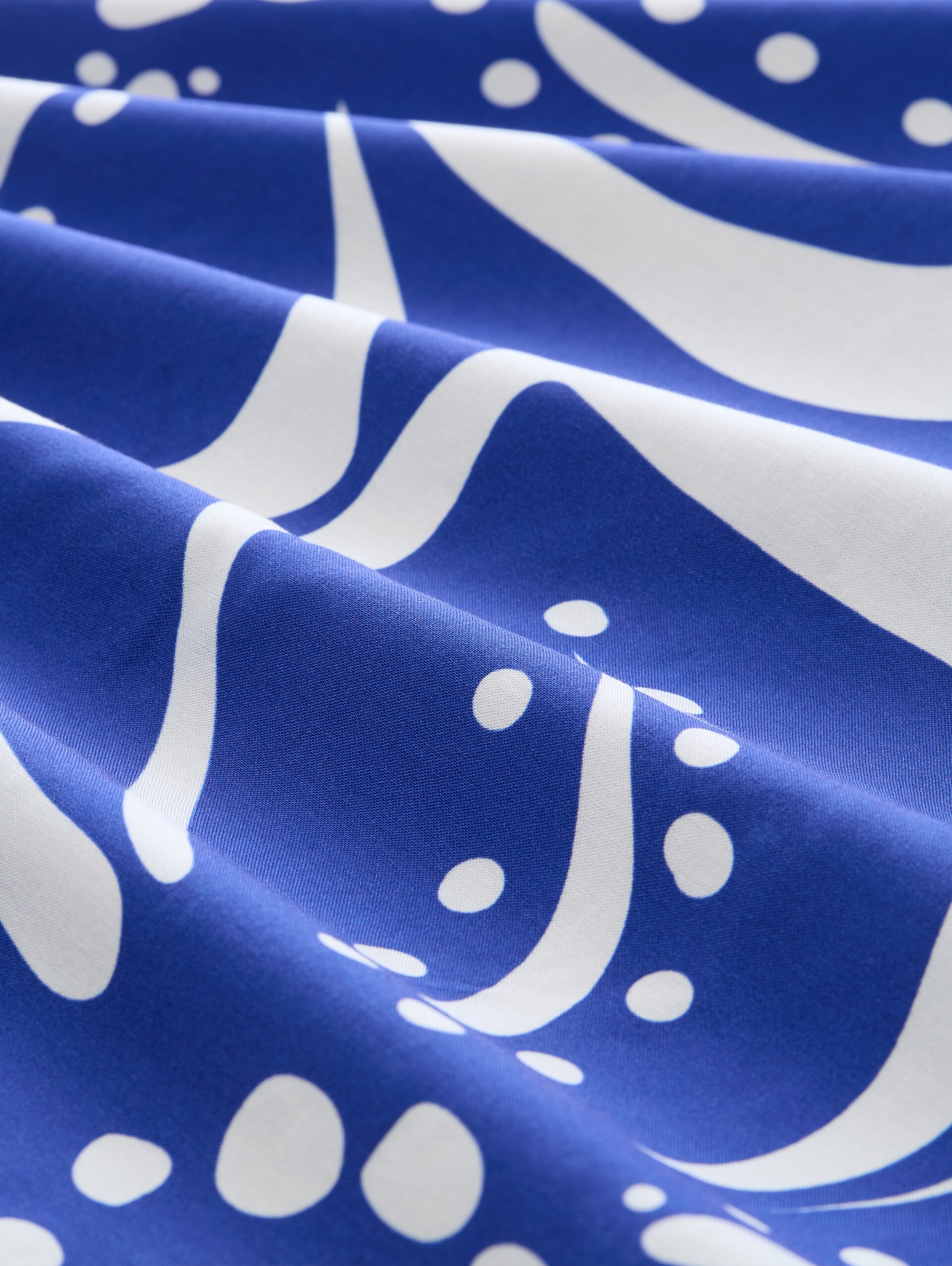 Top met bloemenpatroon - shiny royal blue - Materiaalweergave