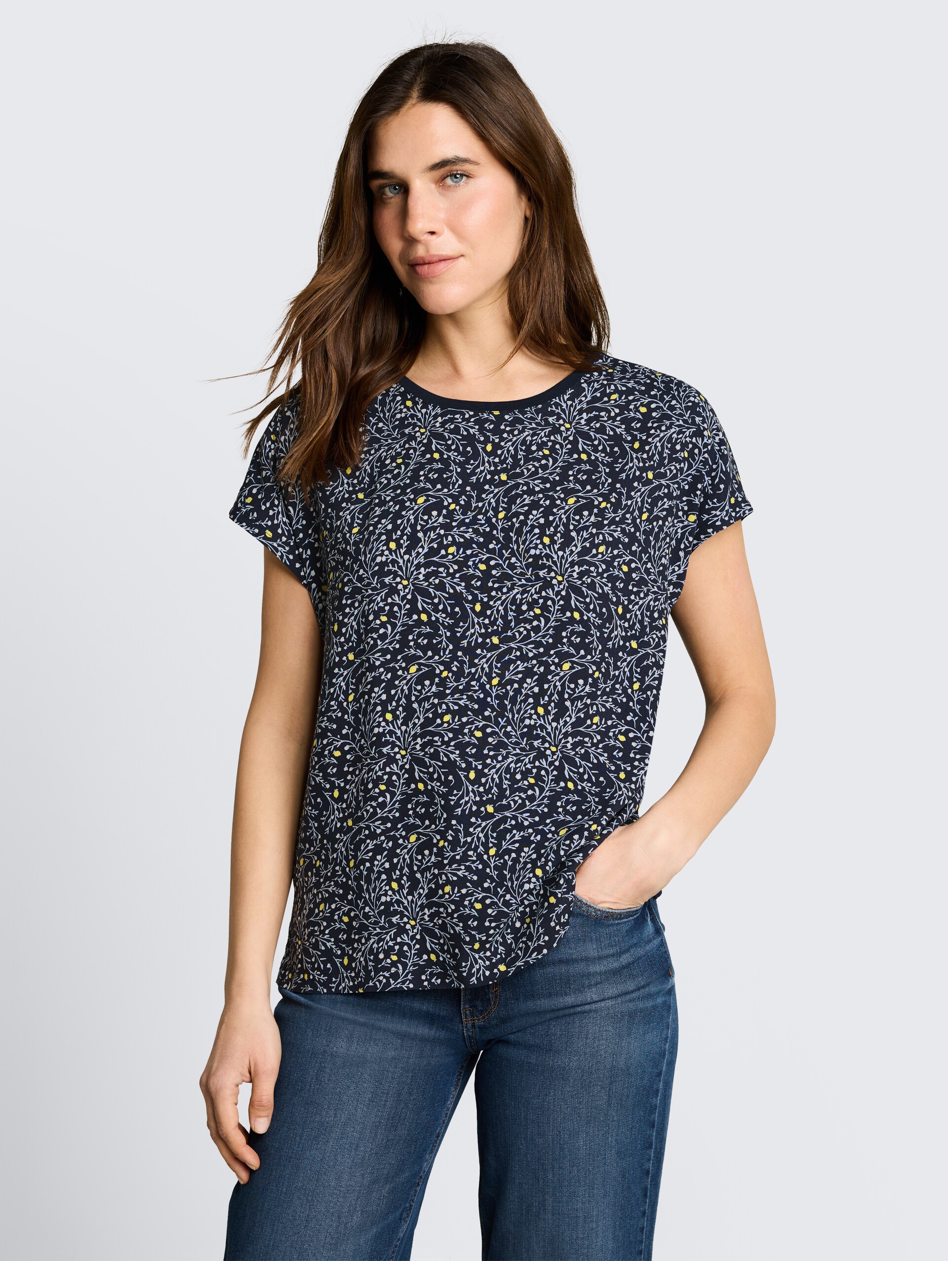 T-shirt in materiaalmix - sky captain blue - Nek model vooraanzicht