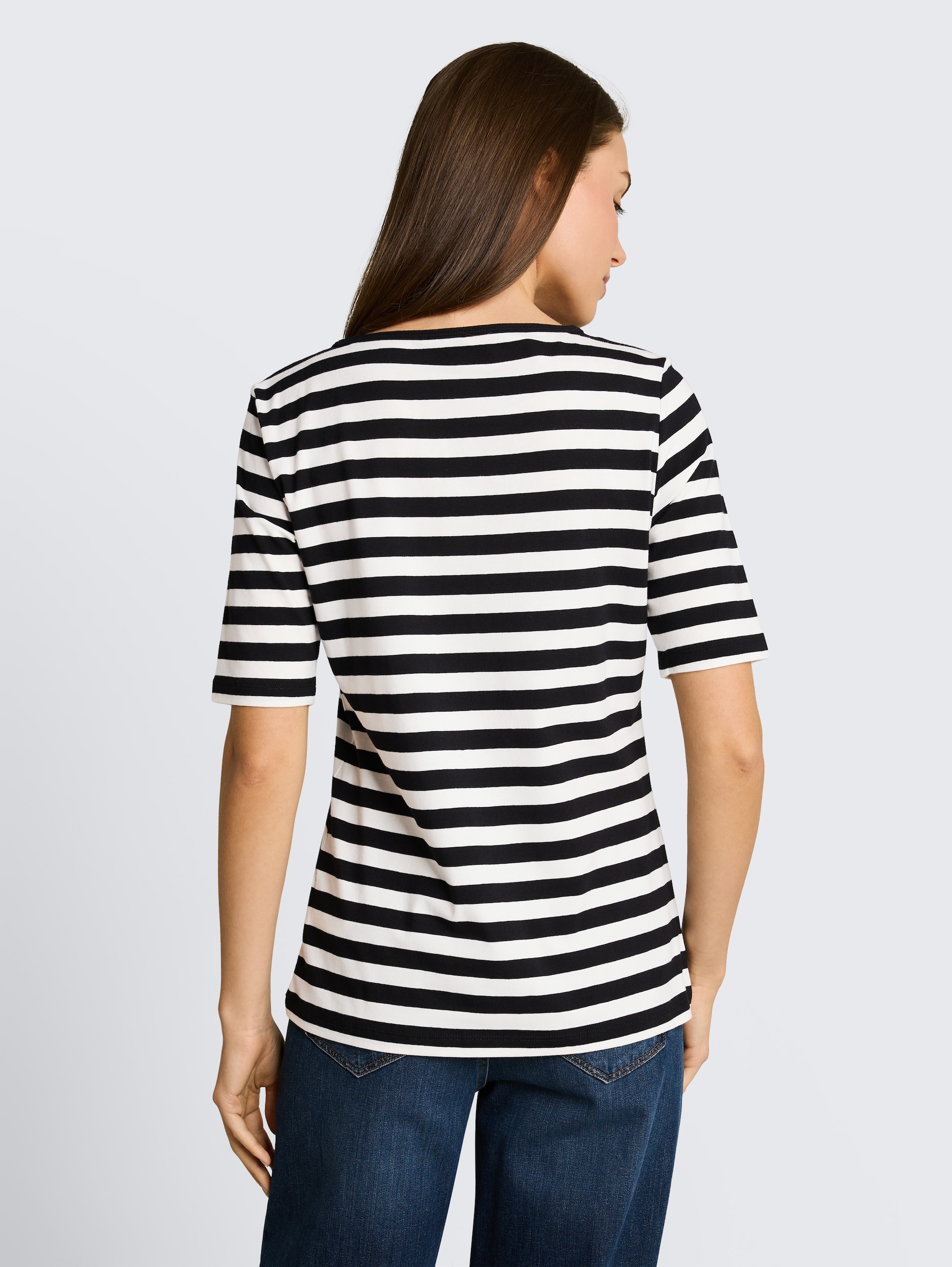 T-shirt met borduursel - black white stripe - Neklijn model-achteraanzicht