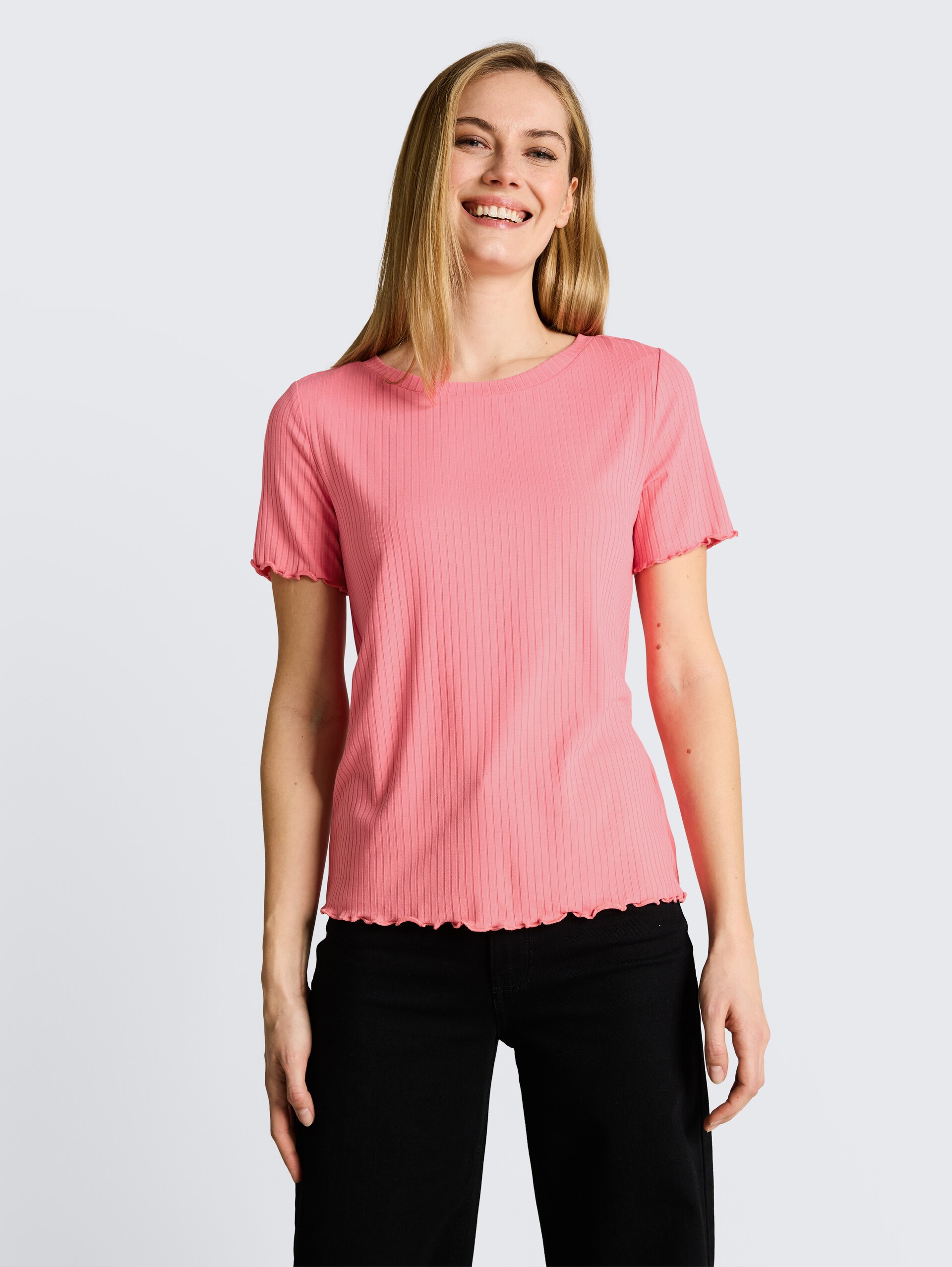T-Shirt mit Rippstruktur - soft fuchsia pink - Ausschnitt Model-Vorderansicht