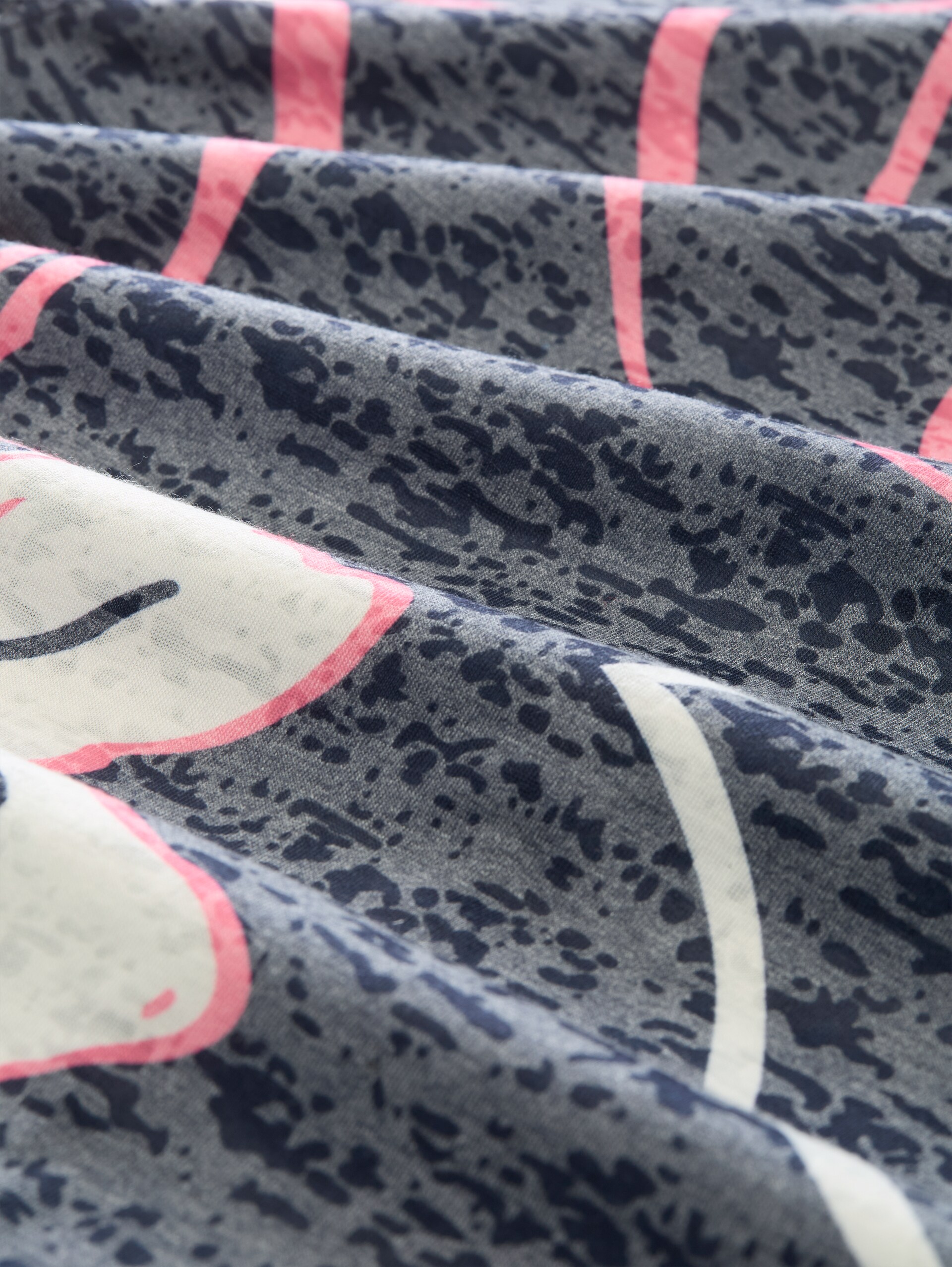 T-Shirt mit Blumenmuster - sky captain blue - Material-Ansicht
