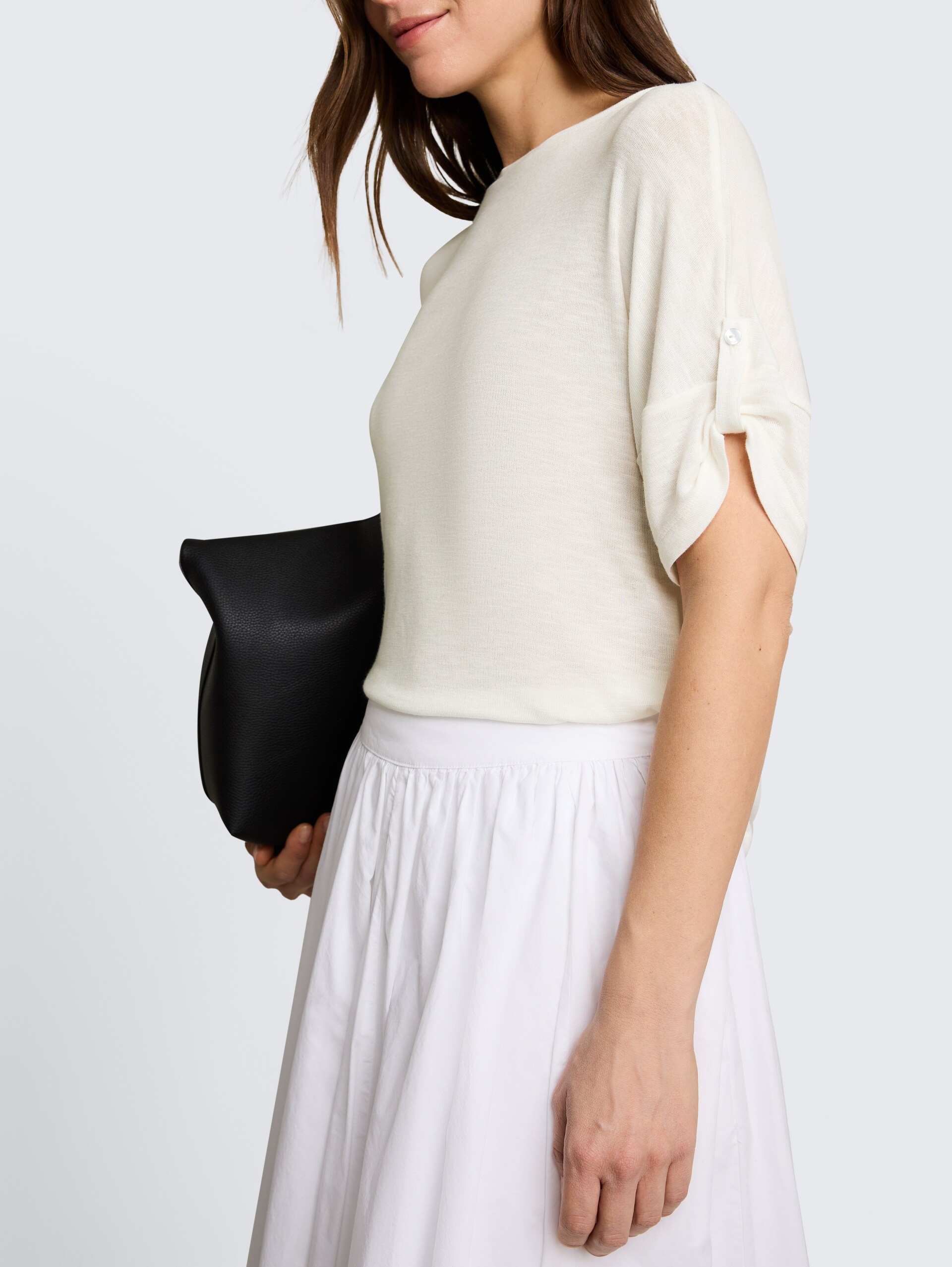 T-shirt met omgeslagen mouwen - Whisper White - Detailaanzicht model