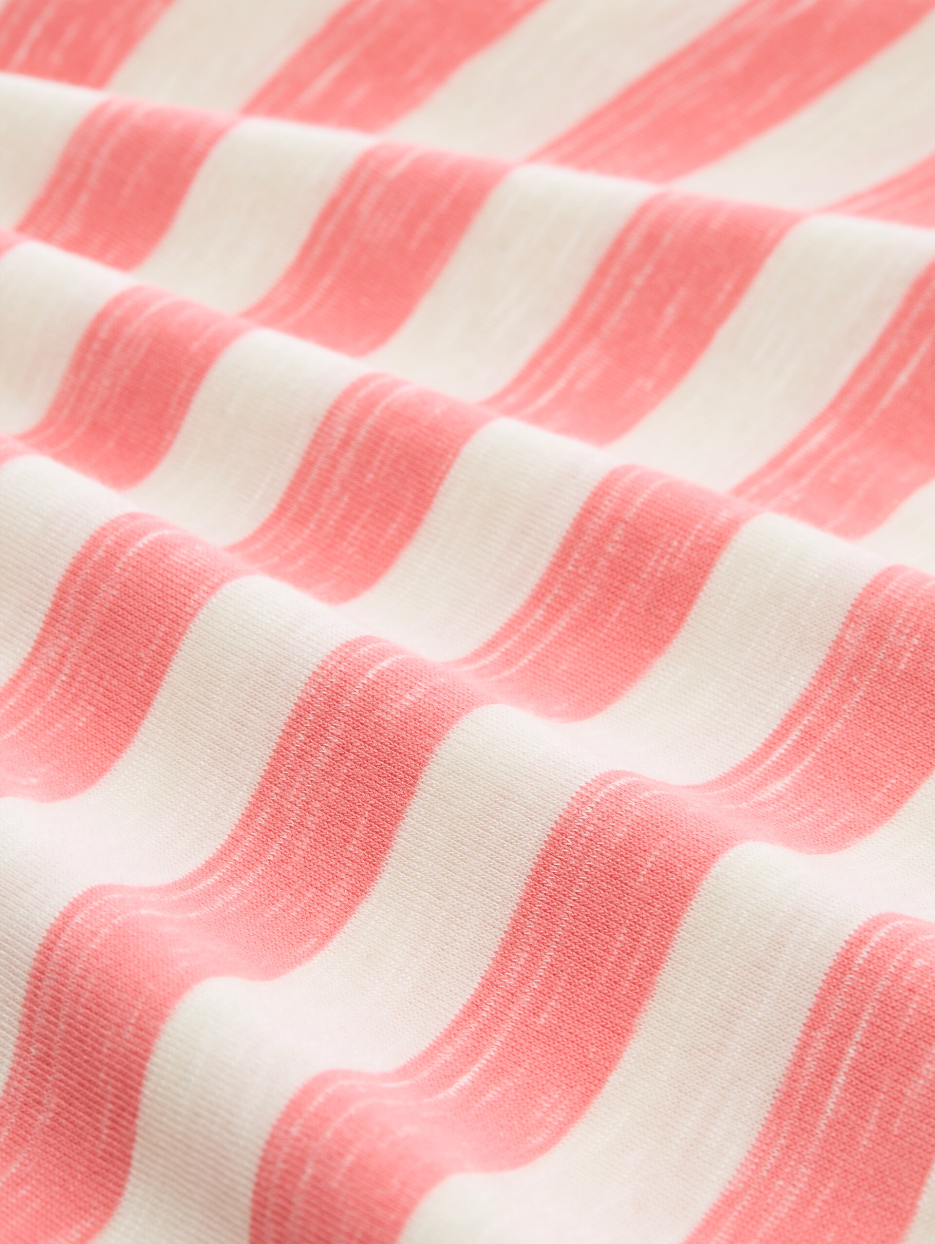 T-shirt met omgeslagen mouwen - pink white stripe - Materiaalweergave