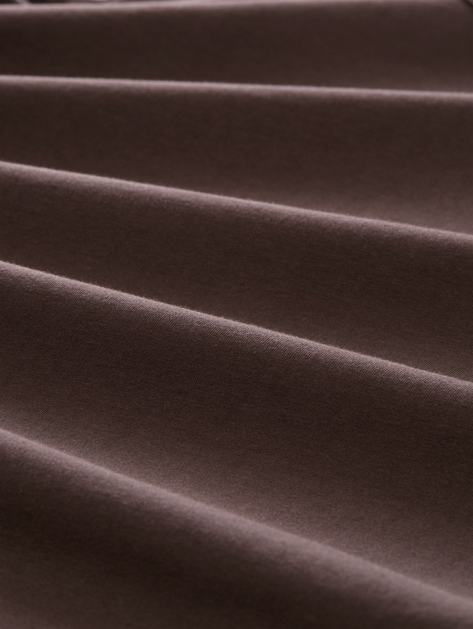 Basic T-Shirt mit Rundhalsausschnitt - java dark brown - Material-Ansicht