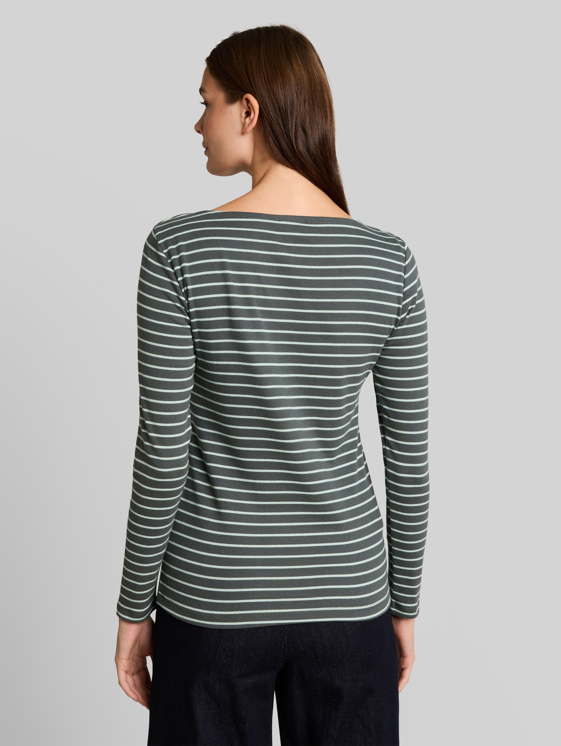 Langarmshirt mit Streifenmuster - olive mint green stripe - Auschnitt Model-Rückansicht
