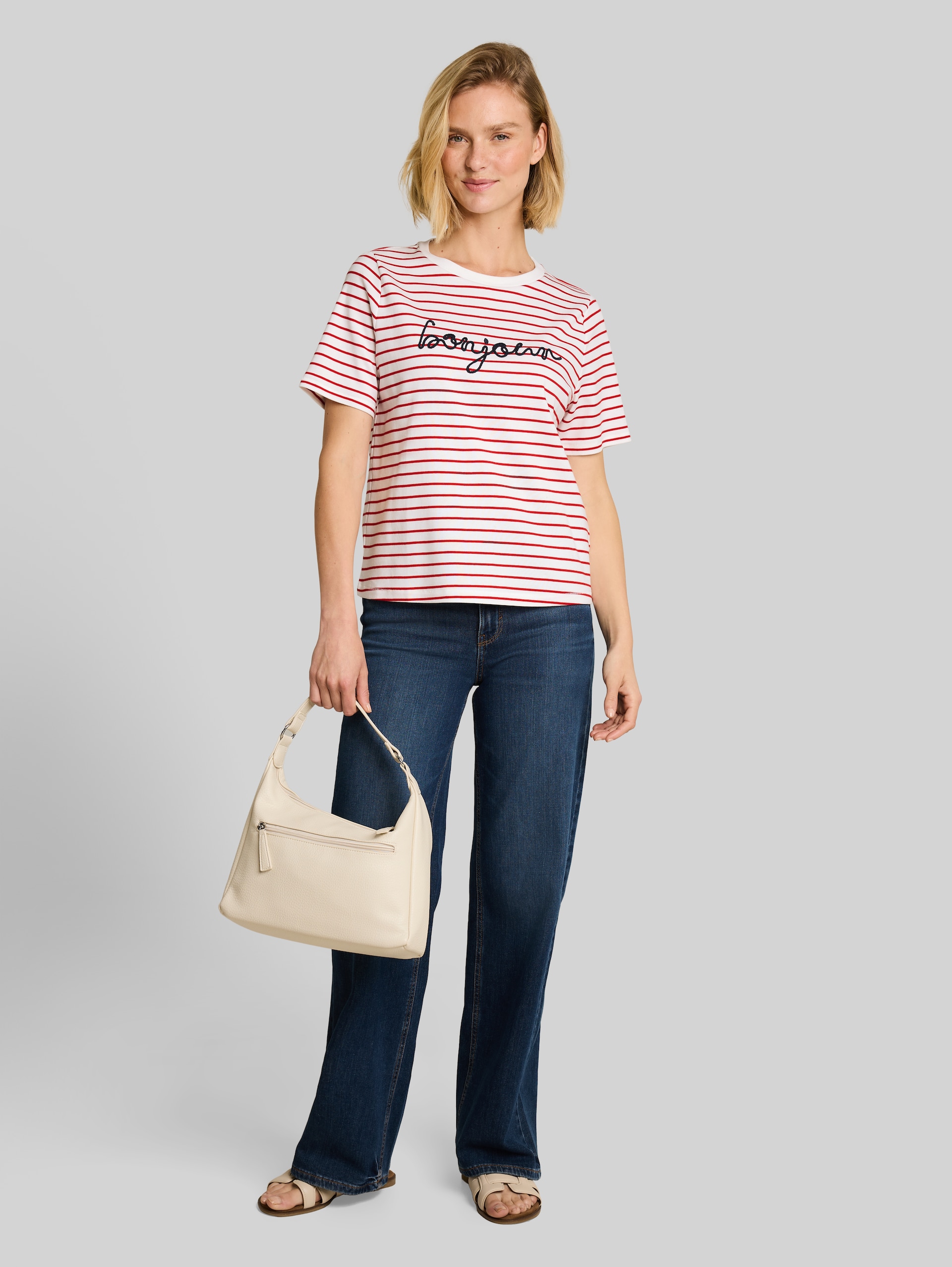 T-Shirt mit Schriftzug - red offwhite stripe - Model-Vorderansicht