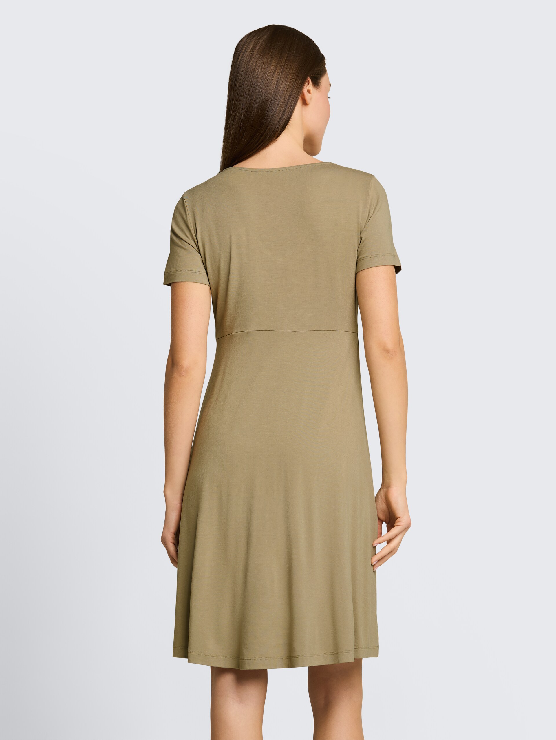Jerseyjurk met V-hals - Silver Olive - Model-achteraanzicht