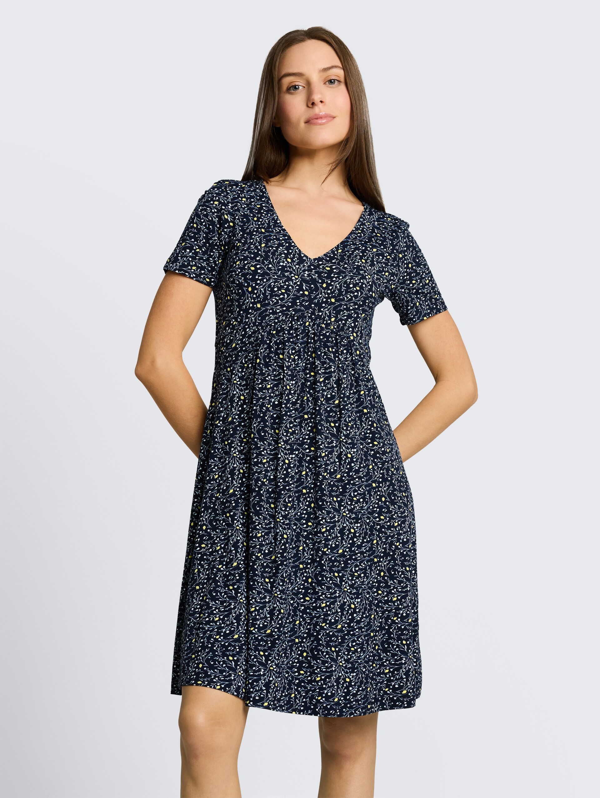 Jerseyjurk met V-hals - navy small leaves design - Model vooraanzicht