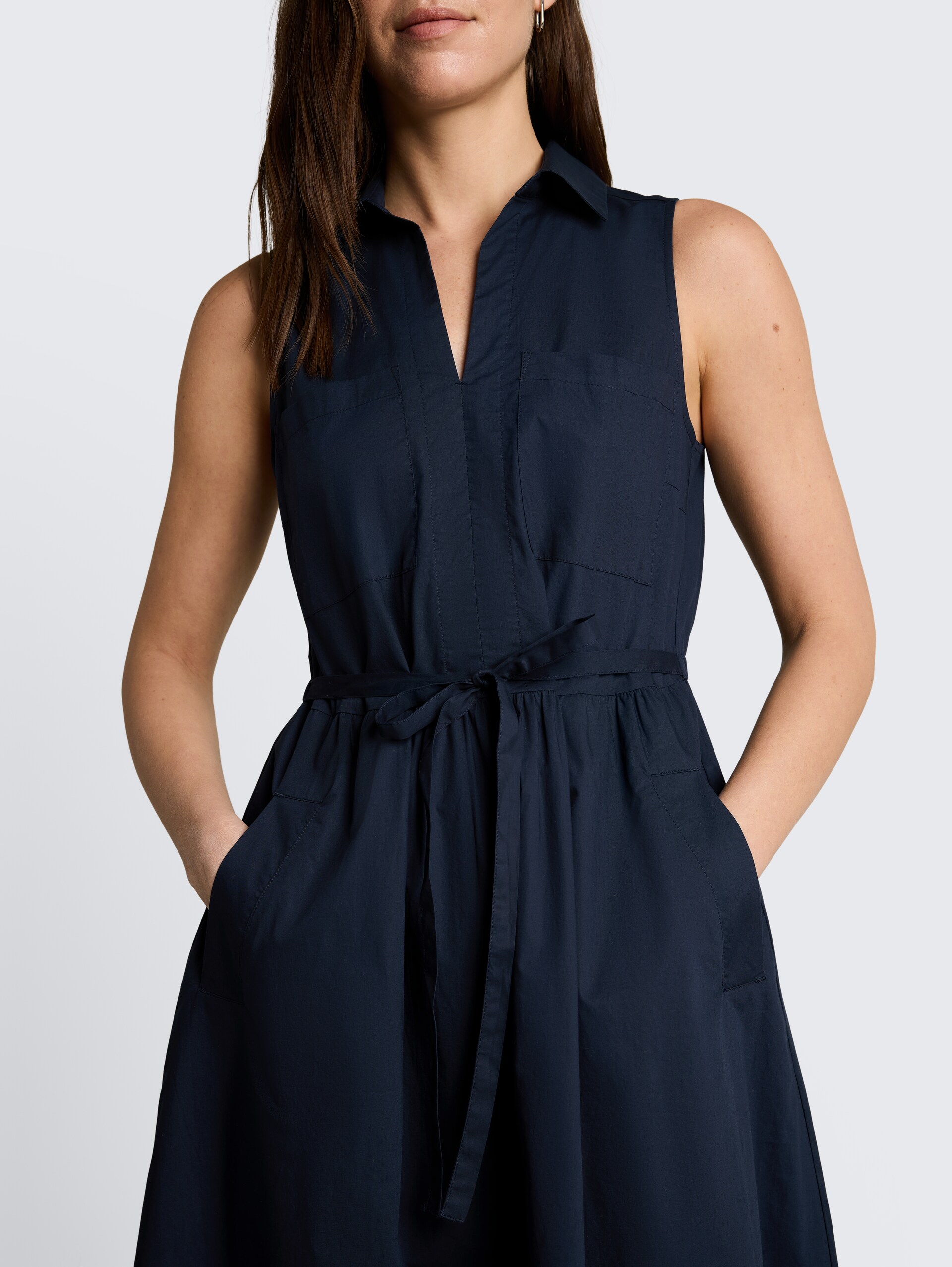 Midi-jurk met zakken - sky captain blue - Detailaanzicht model
