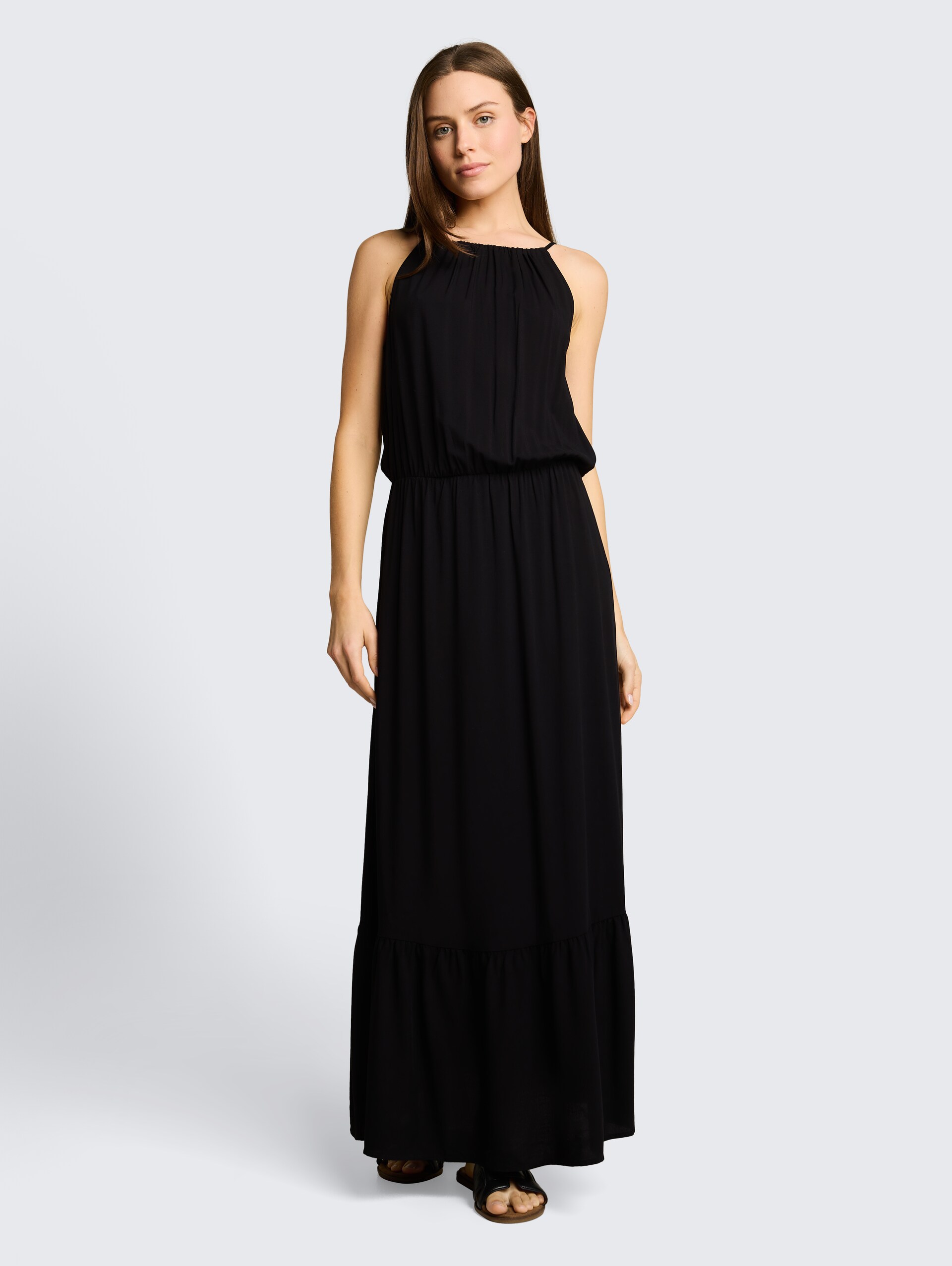 Maxijurk van viscose - deep black - Model vooraanzicht