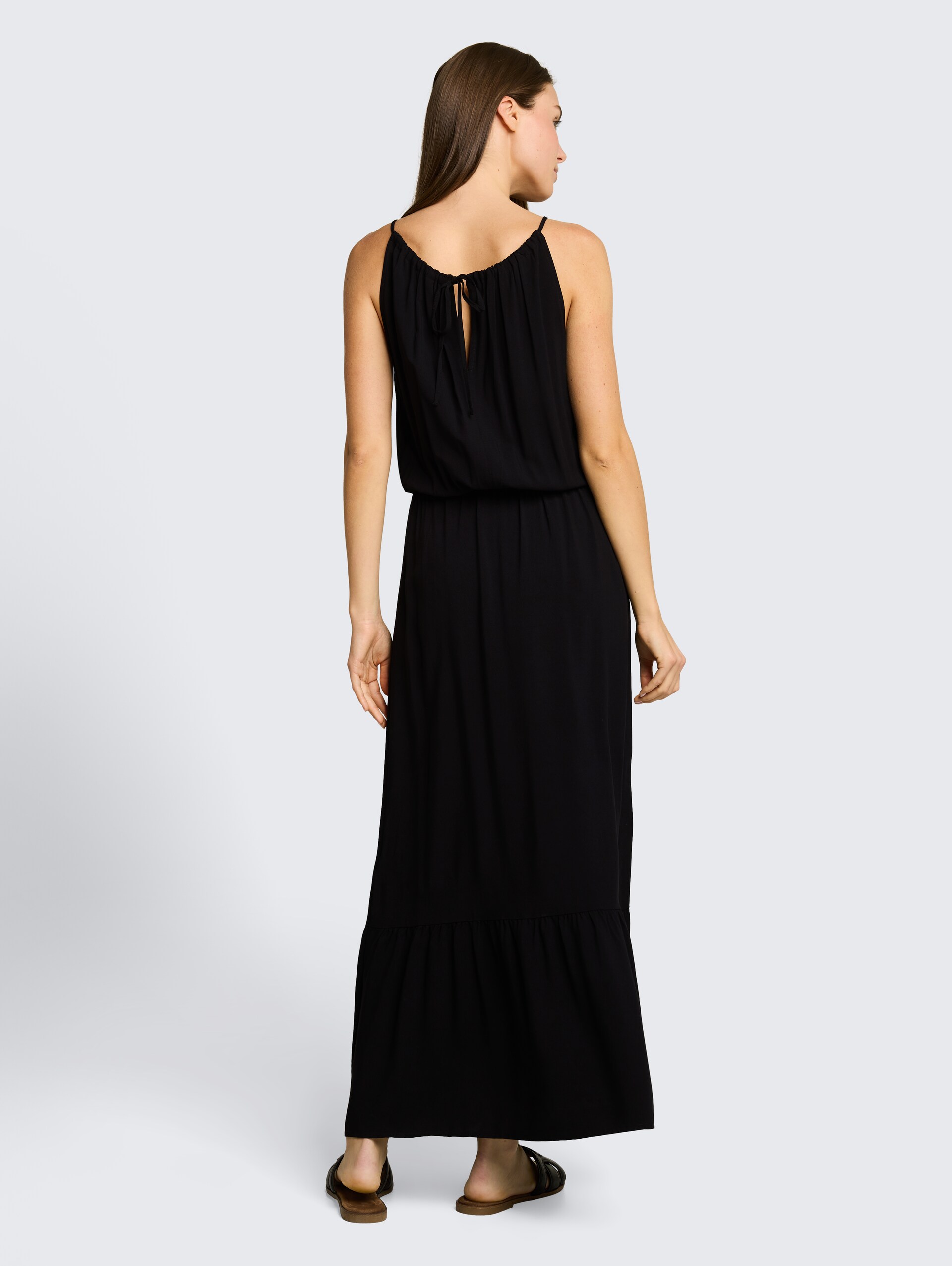 Maxijurk van viscose - deep black - Model-achteraanzicht