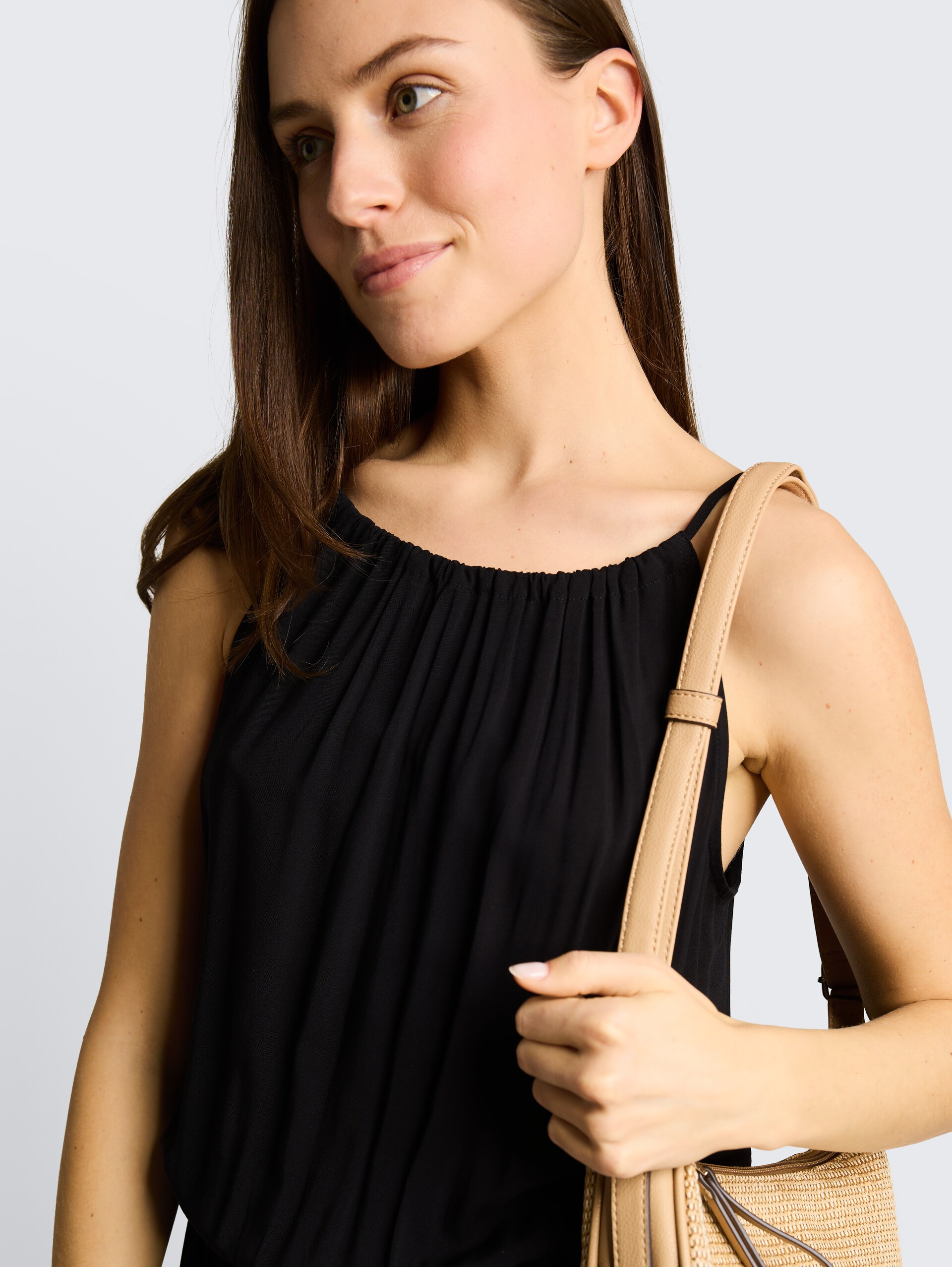 Maxijurk van viscose - deep black - Detailaanzicht model