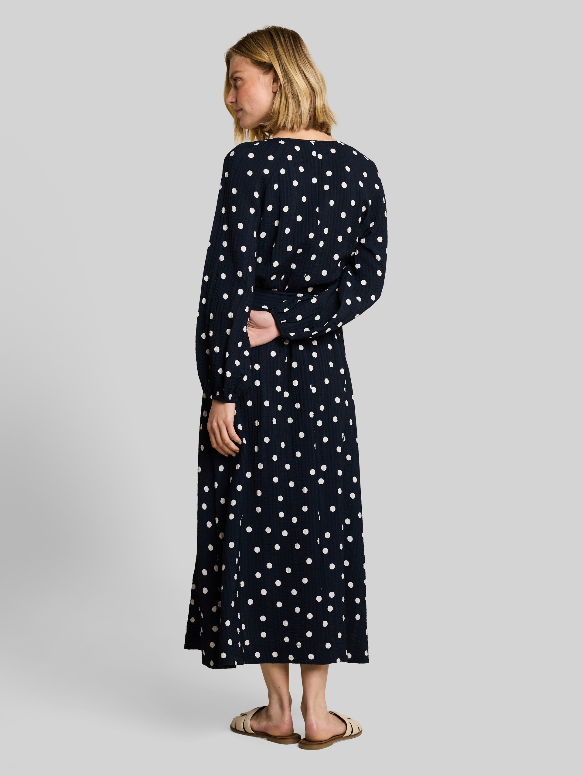 Maxi dress with polka dot pattern - navy big dot design - Model-back view