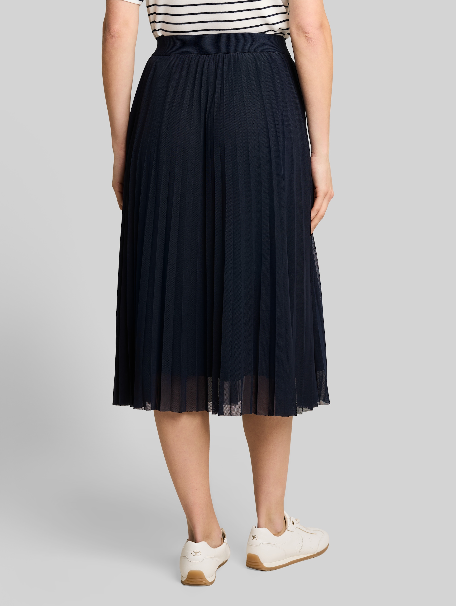 High Waist Plissee Midi-Rock - sky captain blue - Auschnitt Model-Rückansicht