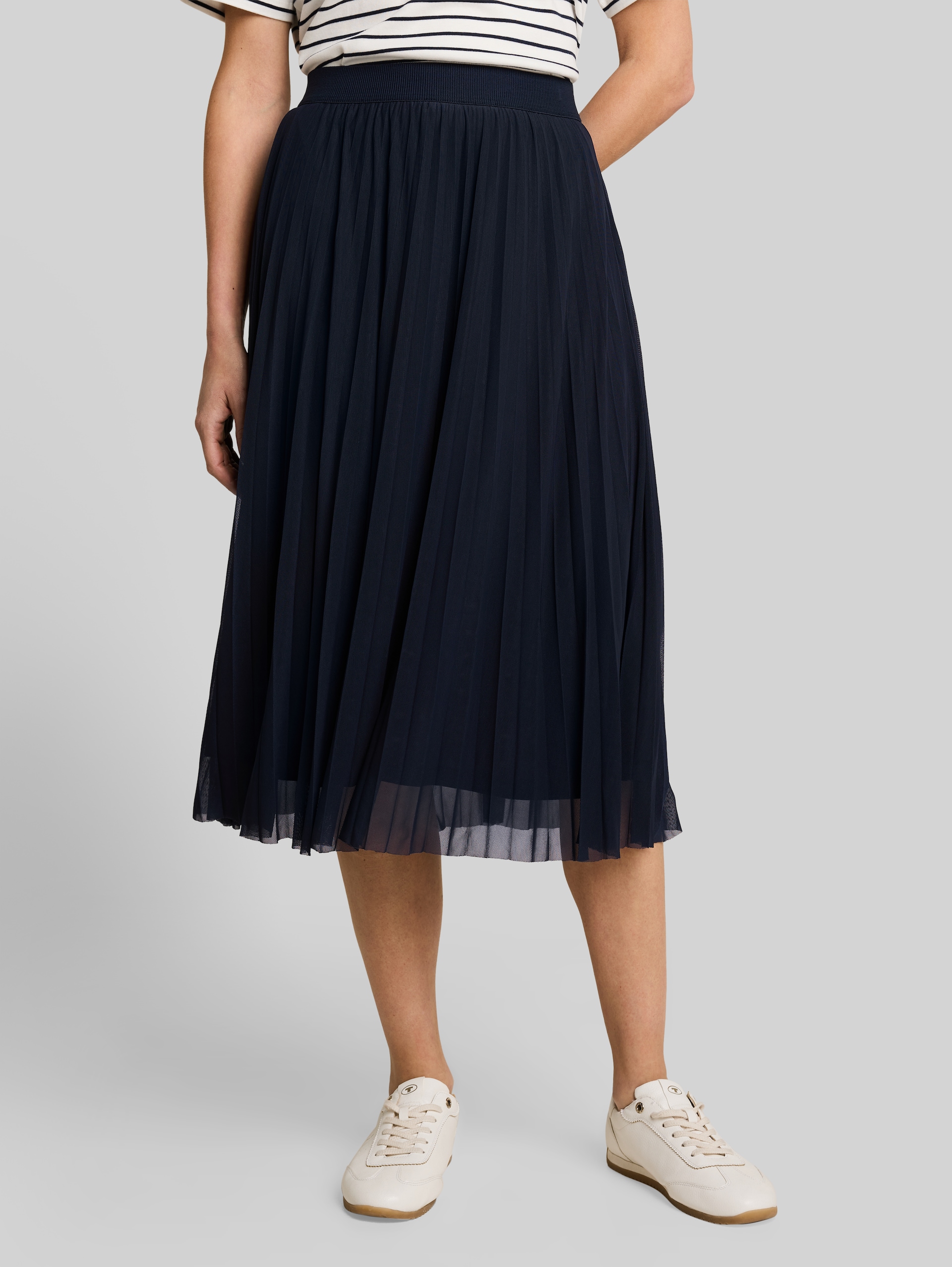 High Waist Plissee Midi-Rock - sky captain blue - Ausschnitt Model-Vorderansicht