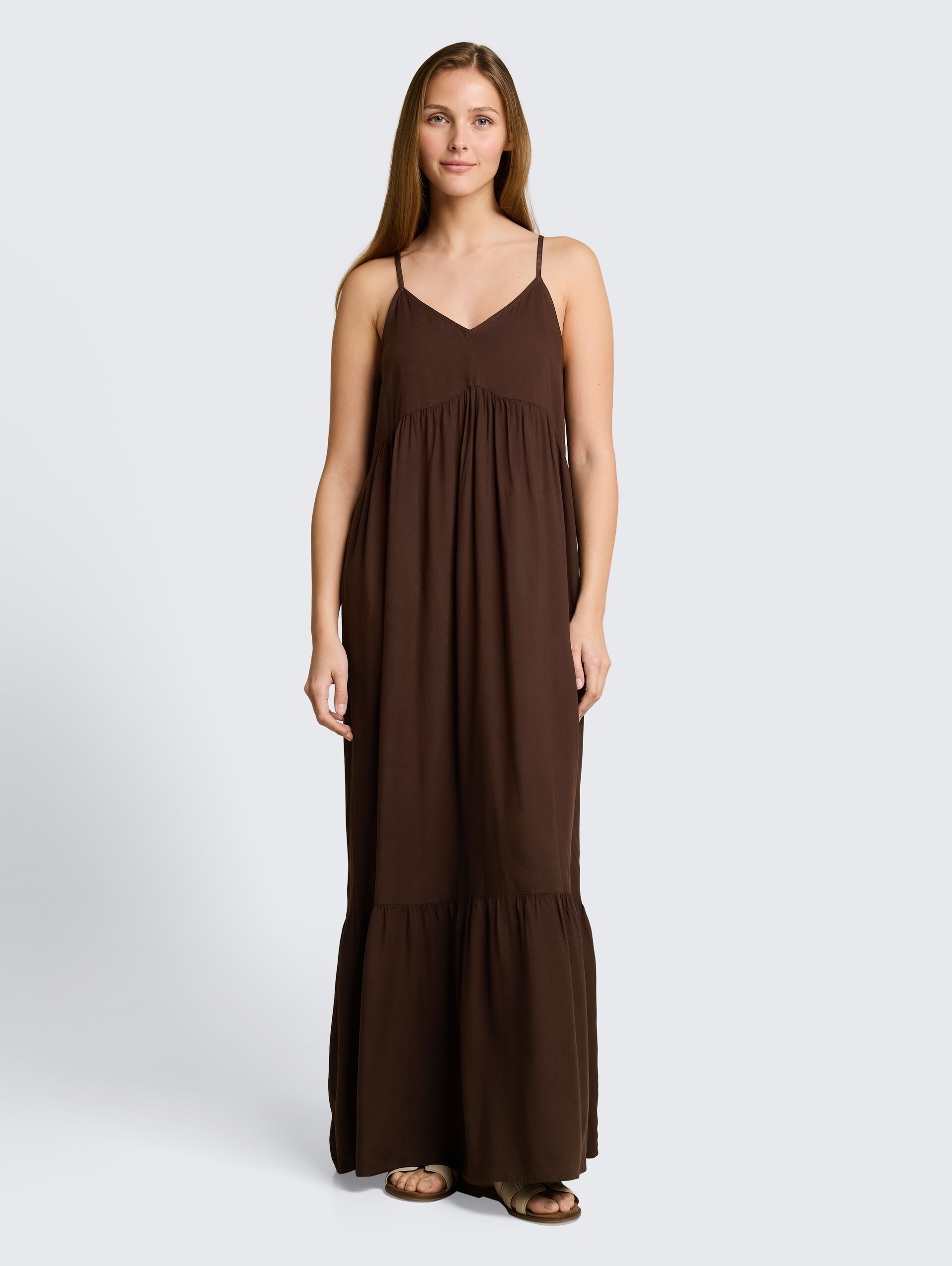 Maxi-Kleid mit Volants - cool dark brown - Model-Vorderansicht